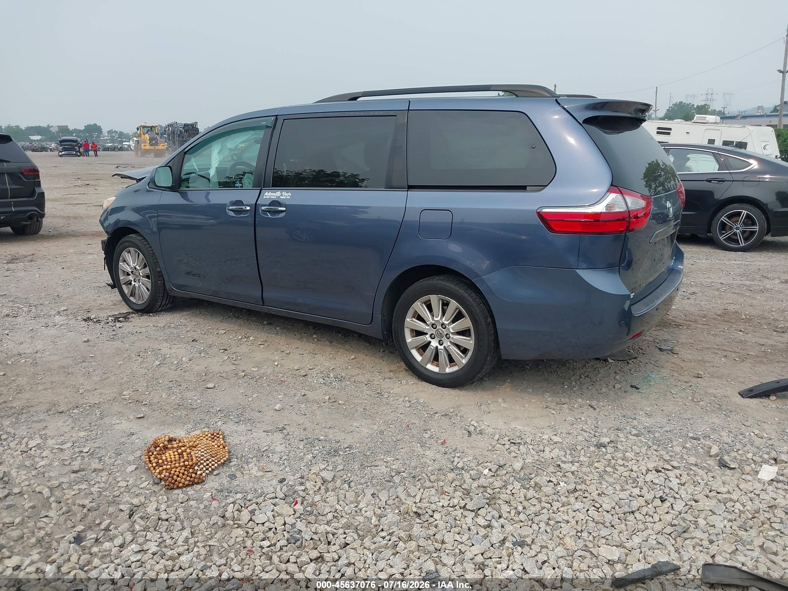 2015 Toyota Sienna Xle 7 Passenger Dark Blue vin: 5TDDK3DC0FS105337