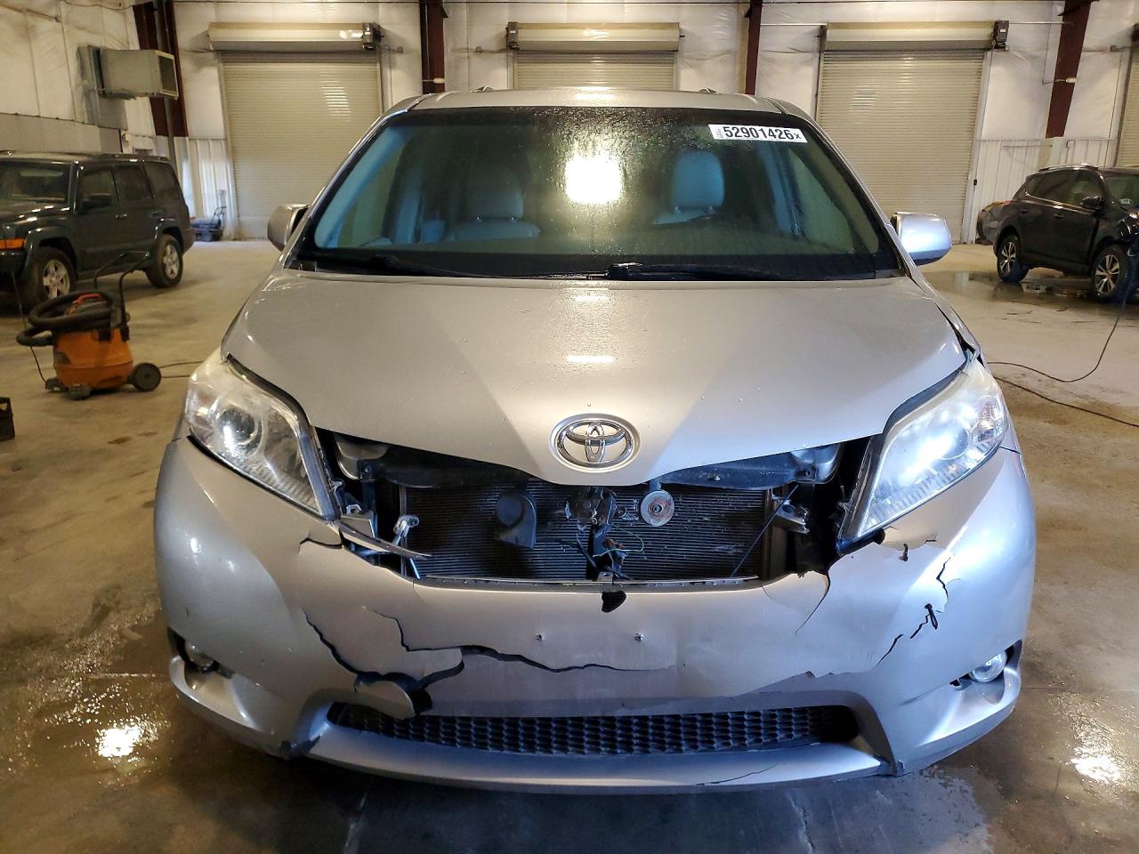 2015 Toyota Sienna Xle 7-passenger Silver vin: 5TDDK3DC0FS118931