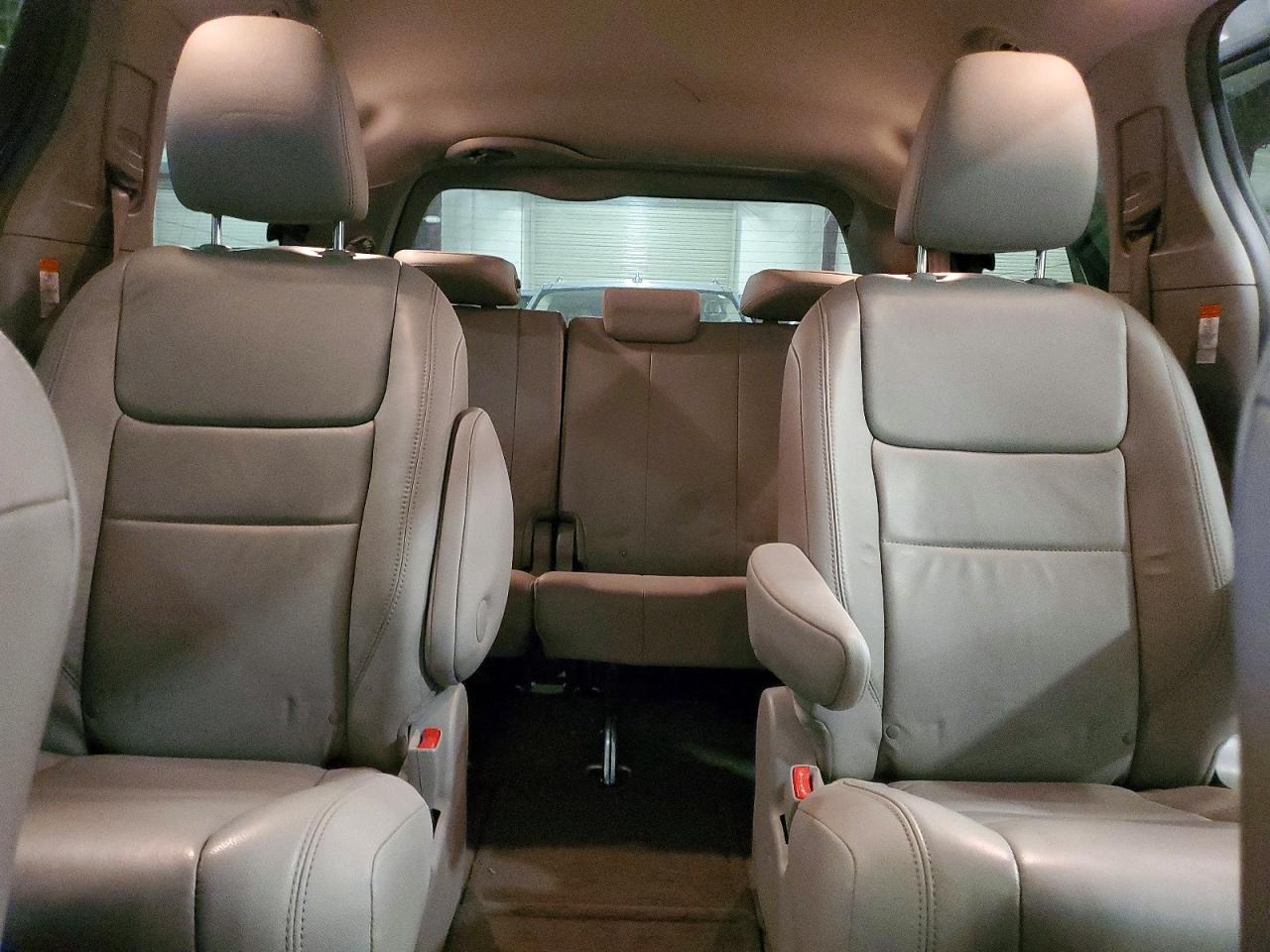2015 Toyota Sienna Xle 7-passenger Silver vin: 5TDDK3DC0FS118931