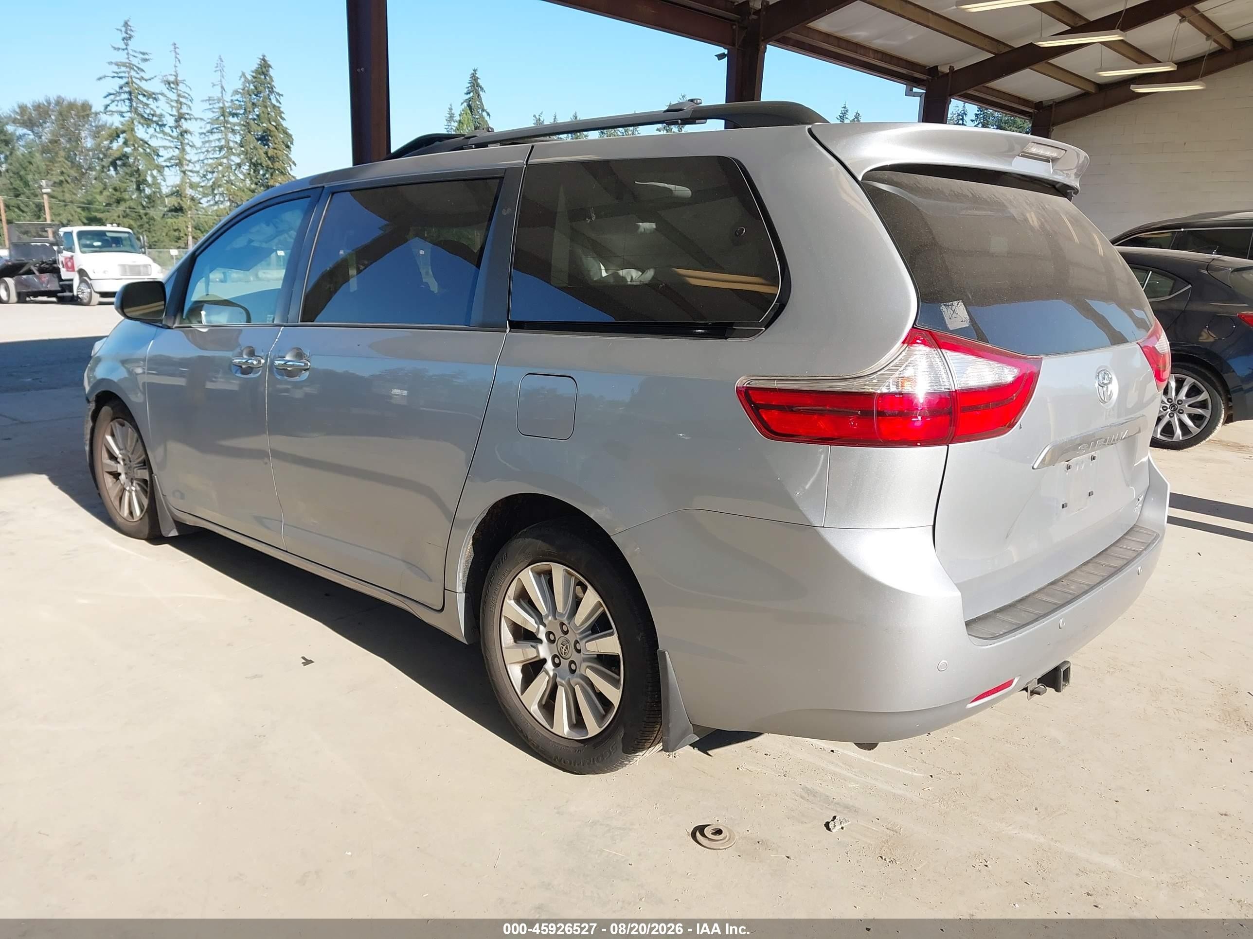 2015 Toyota Sienna Xle 7 Passenger Silver vin: 5TDDK3DC0FS119724