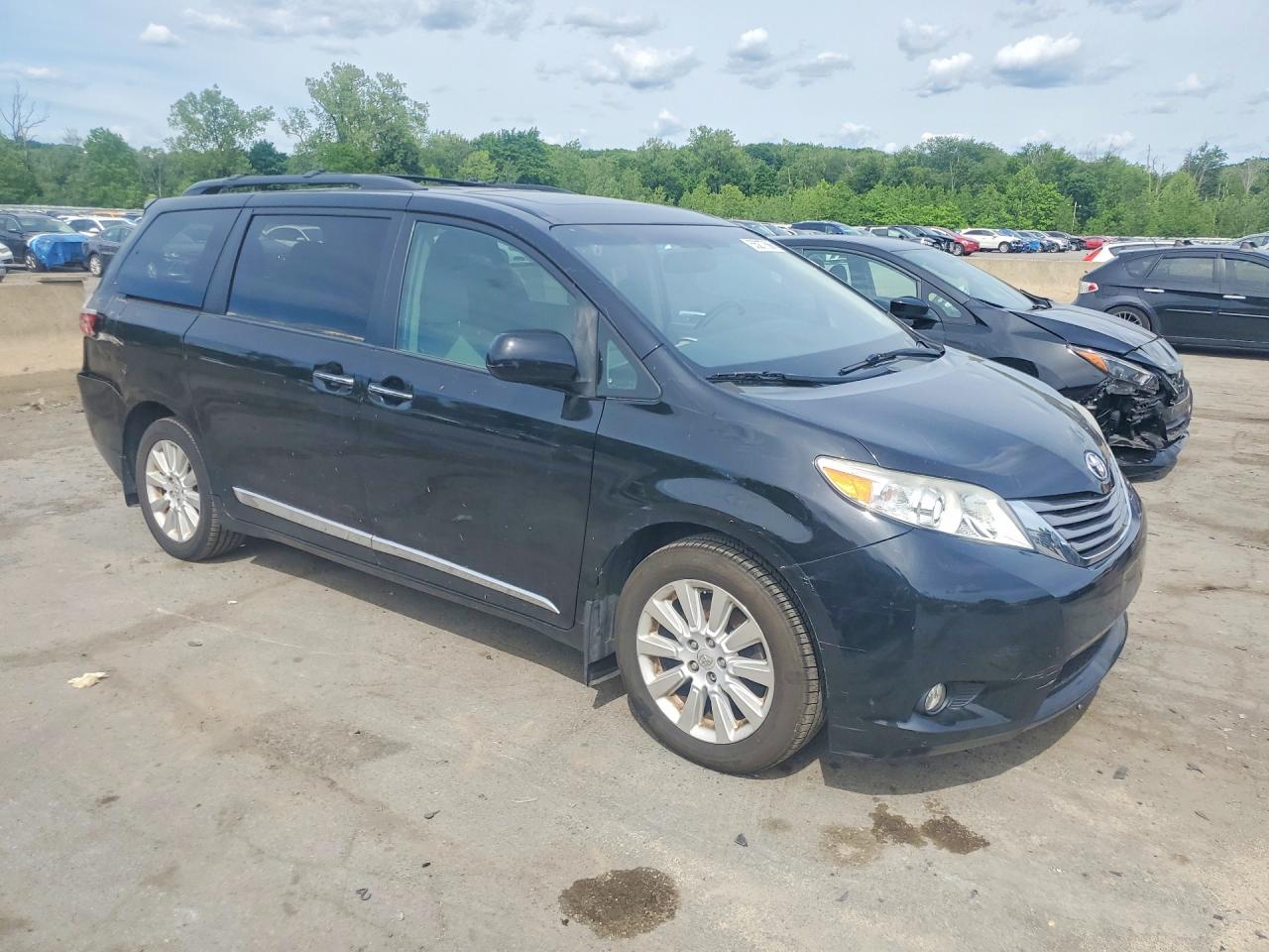2015 Toyota Sienna Xle Premium 7-passenger Blue vin: 5TDDK3DC0FS119979