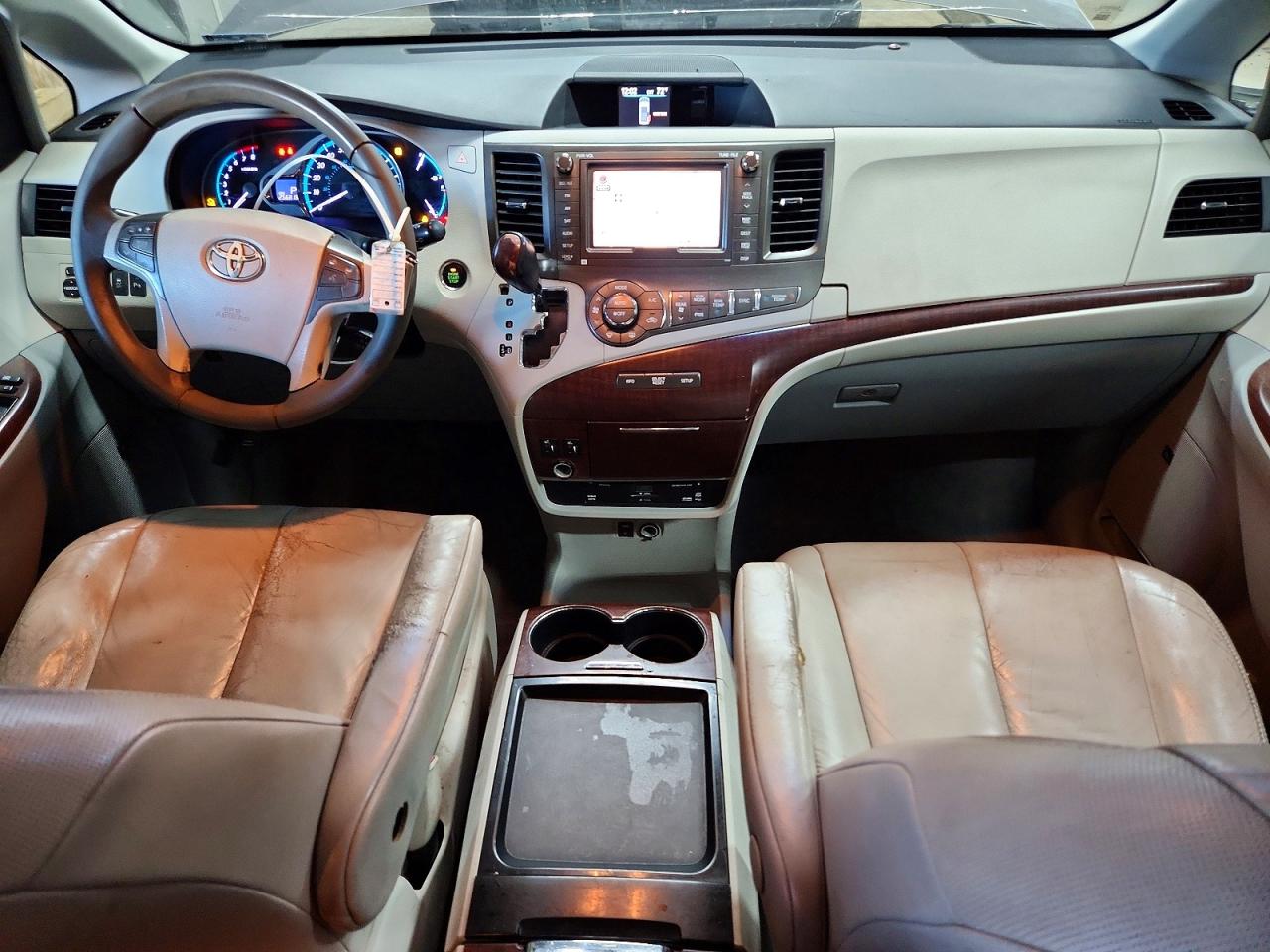 2011 Toyota Sienna Xle 7-passenger Серый vin: 5TDDK3DC1BS007198
