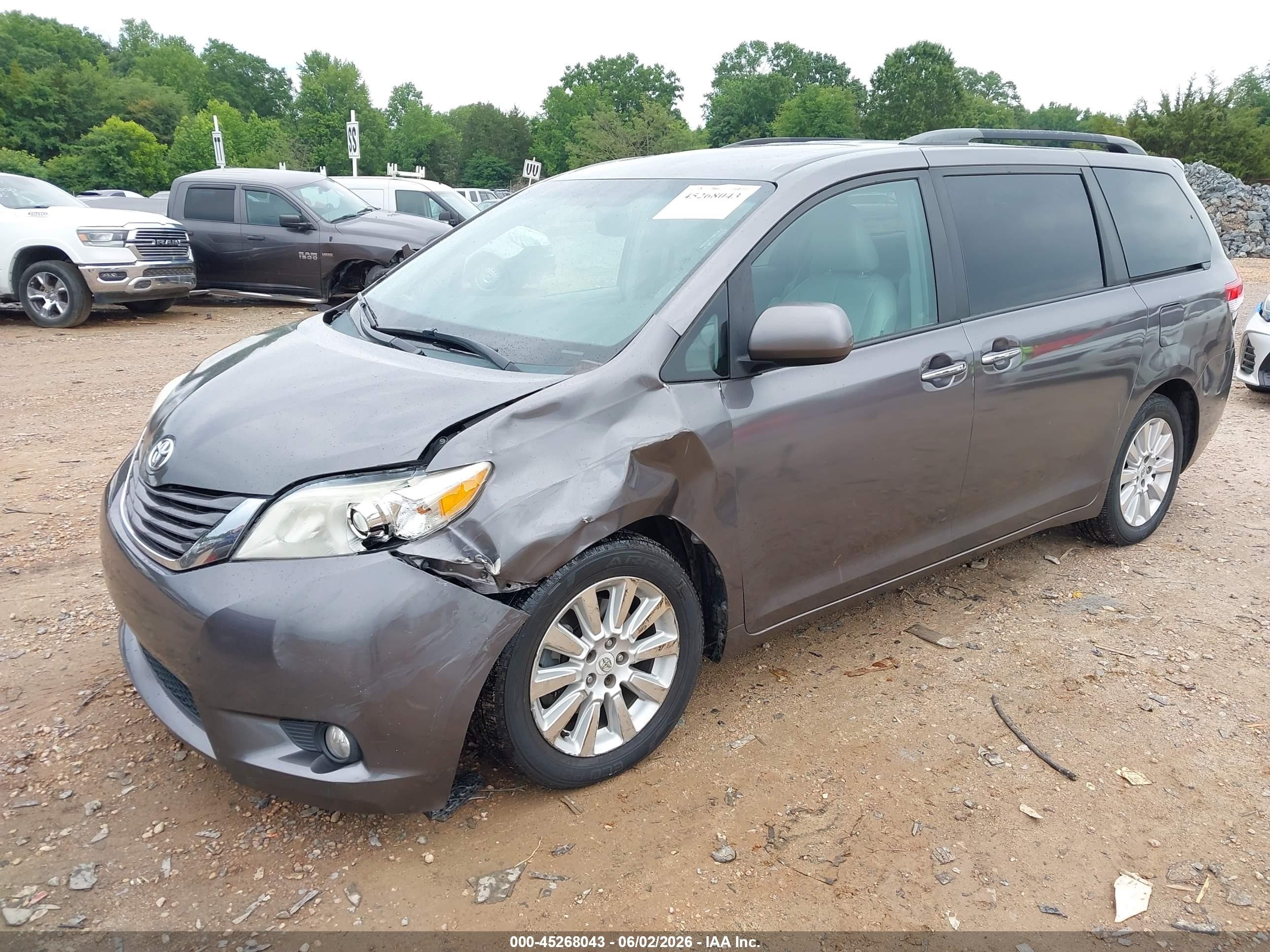 2011 Toyota Sienna Xle Gray vin: 5TDDK3DC1BS008299