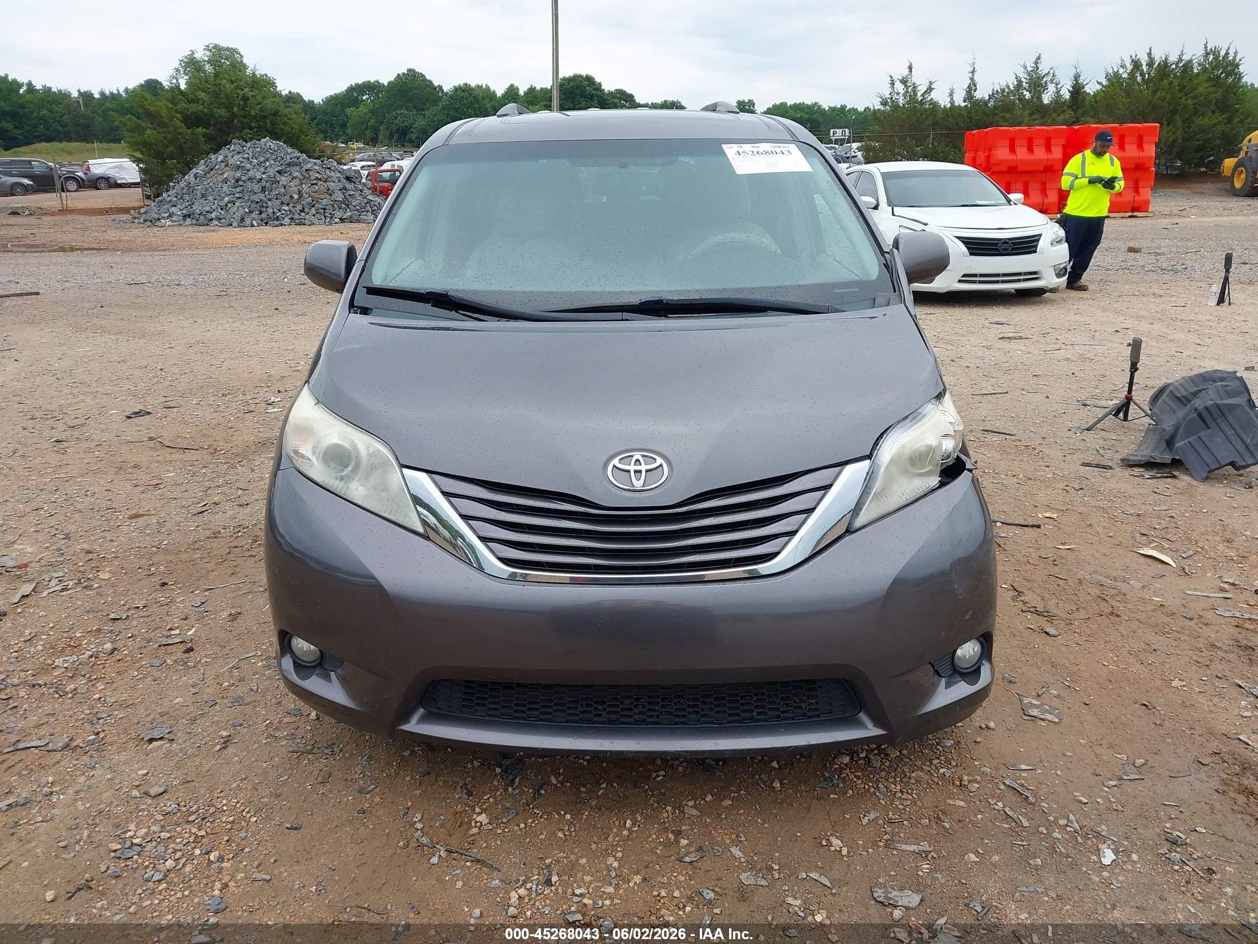 2011 Toyota Sienna Xle Gray vin: 5TDDK3DC1BS008299