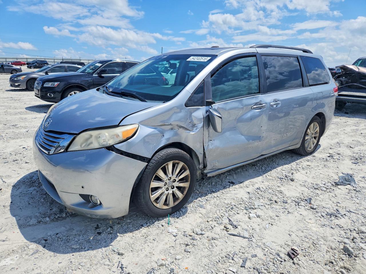 2011 Toyota Sienna Limited 7-passenger Silver vin: 5TDDK3DC1BS011817