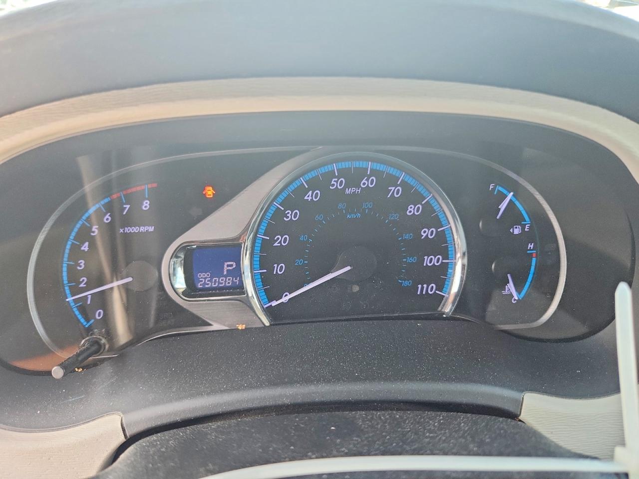 2011 Toyota Sienna Limited 7-passenger Silver vin: 5TDDK3DC1BS011817