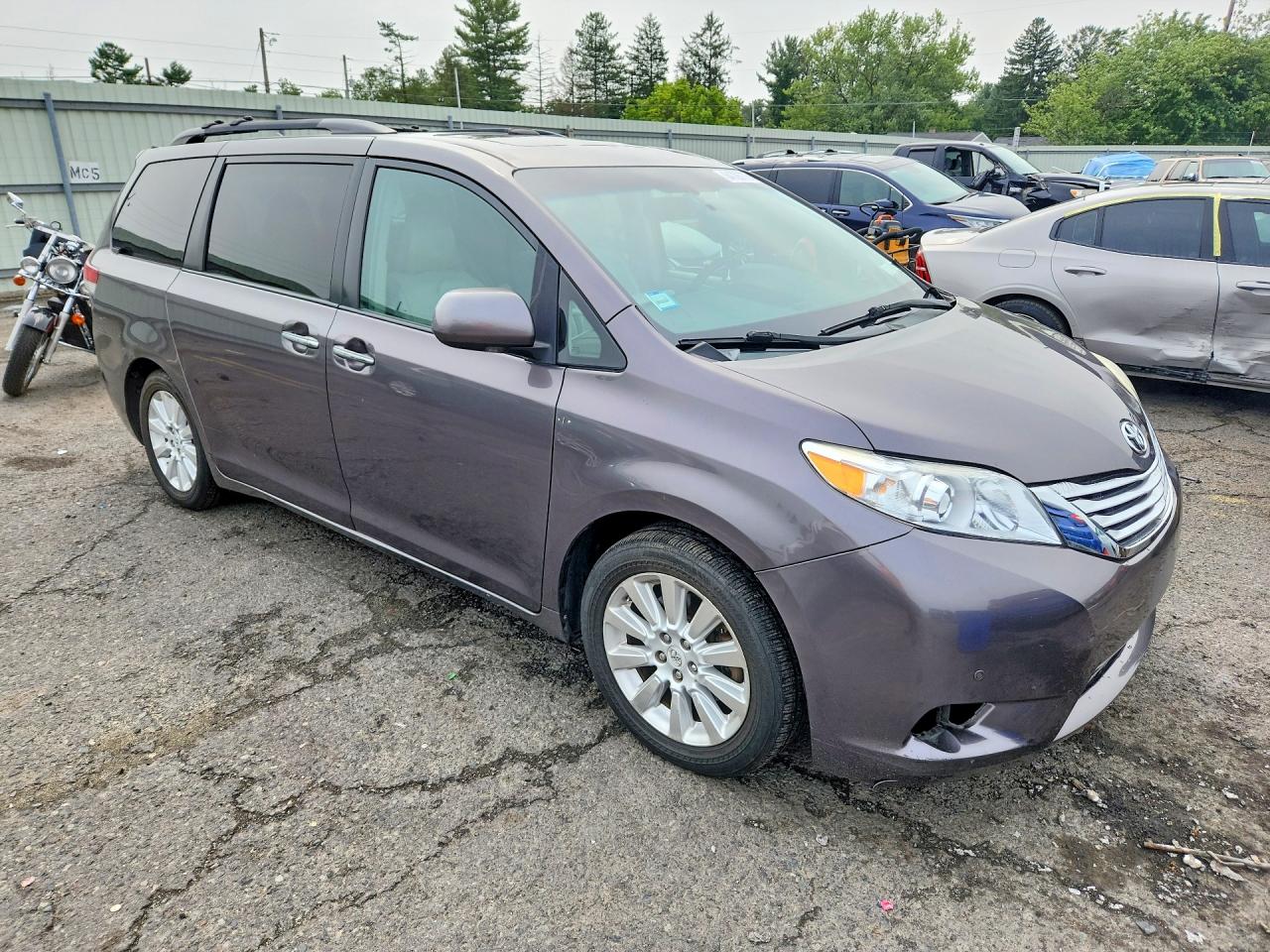 2011 Toyota Sienna Limited 7-passenger Серый vin: 5TDDK3DC1BS021912