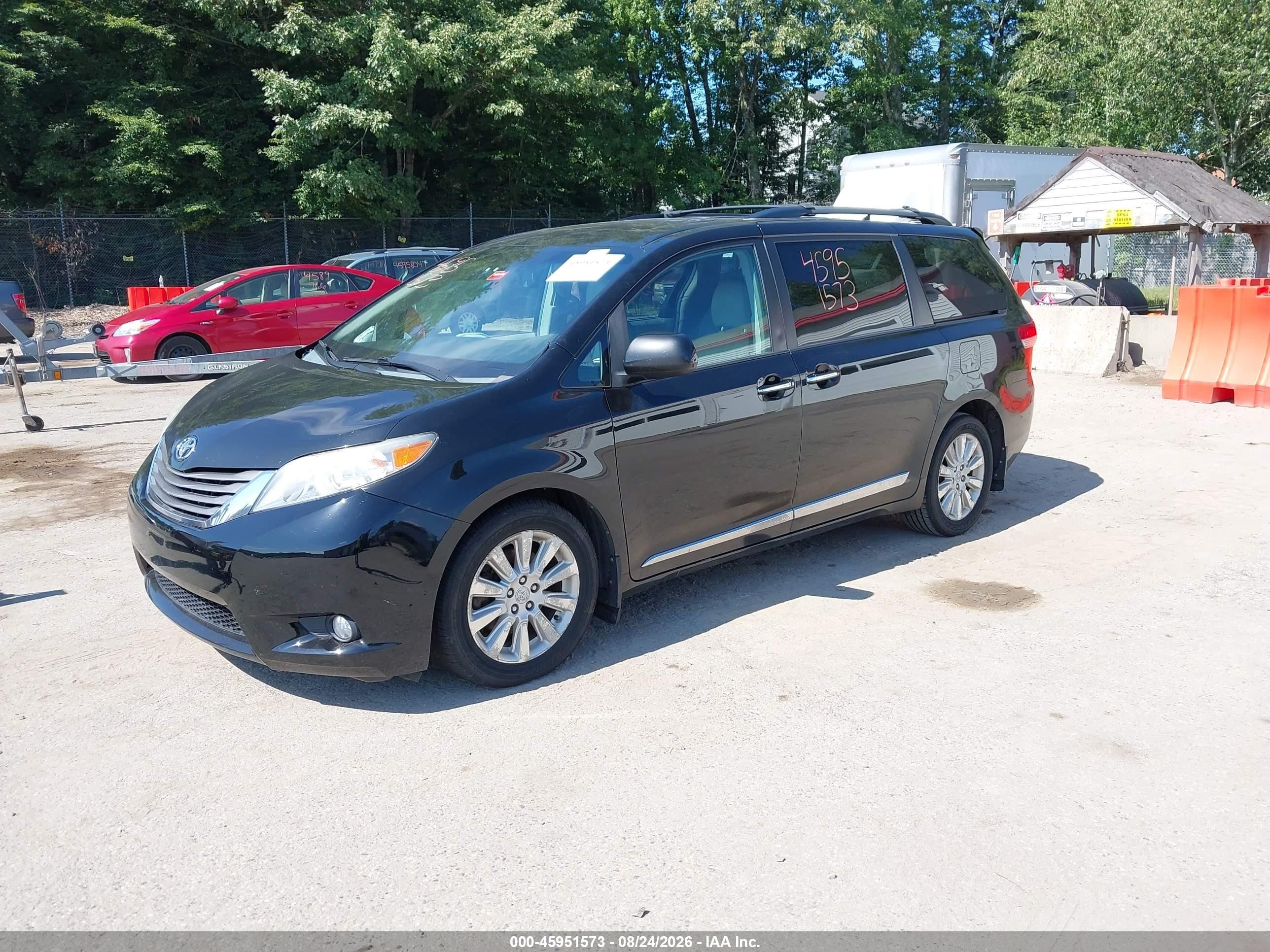 2011 Toyota Sienna Xle Black vin: 5TDDK3DC1BS024602