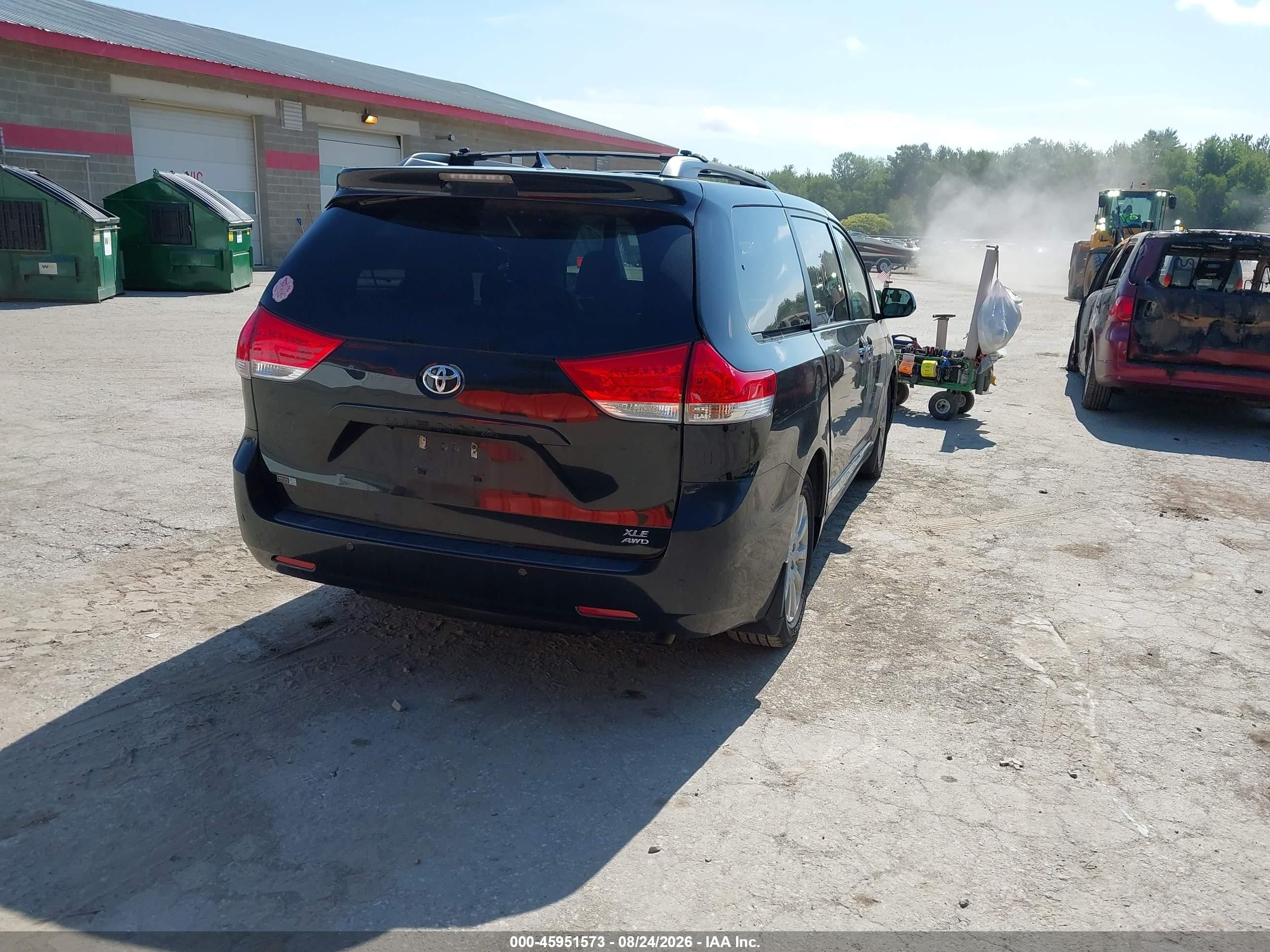 2011 Toyota Sienna Xle Black vin: 5TDDK3DC1BS024602