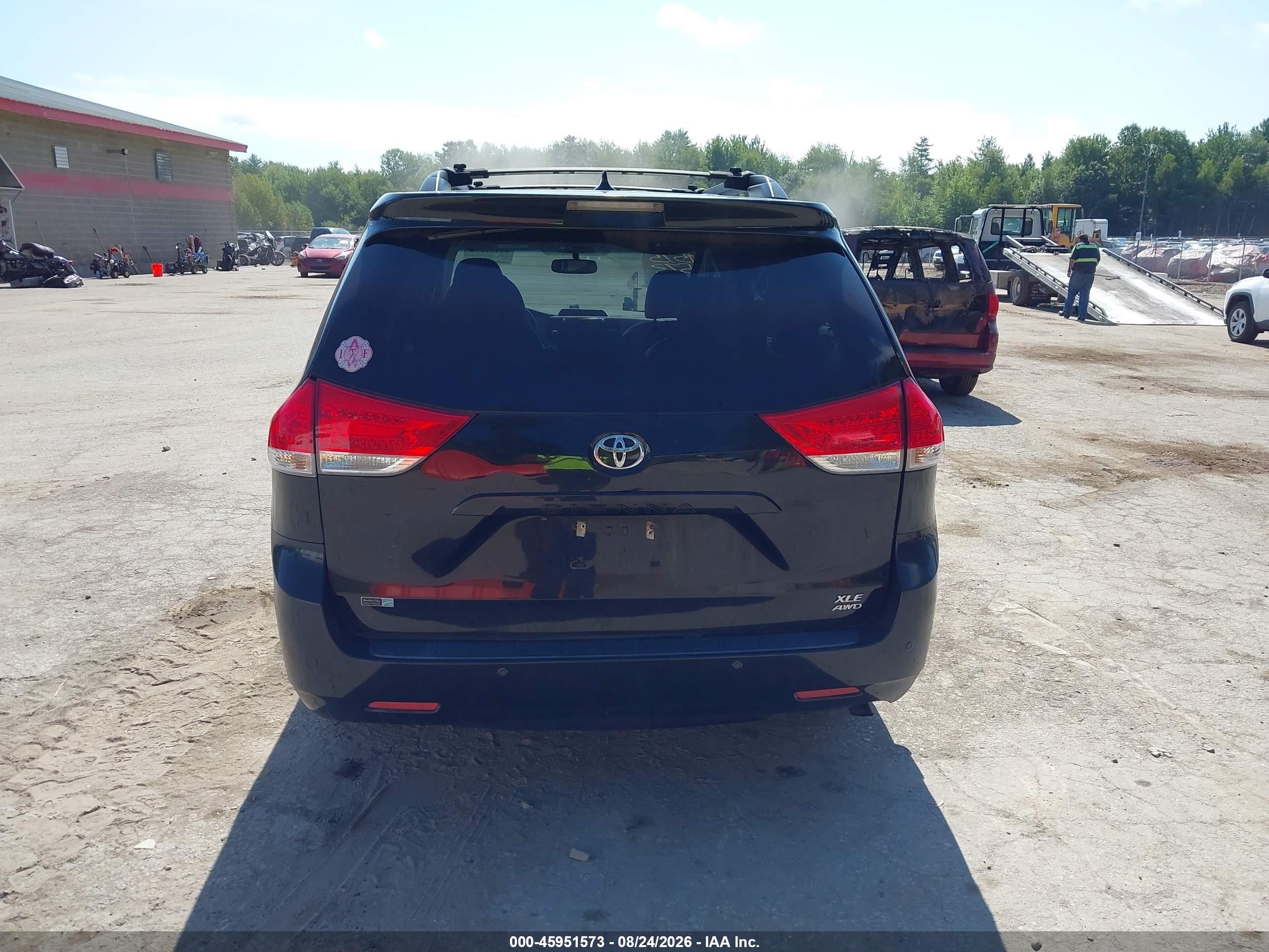 2011 Toyota Sienna Xle Black vin: 5TDDK3DC1BS024602