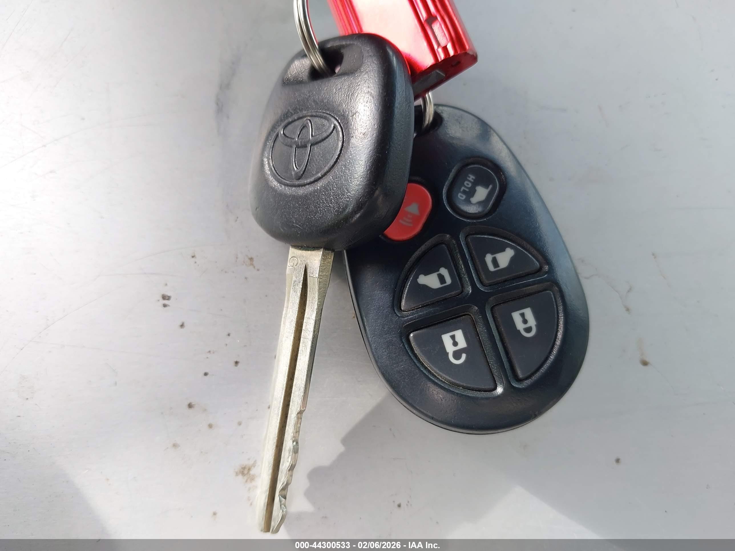 2012 Toyota Sienna Xle 7 Passenger Gray vin: 5TDDK3DC1CS031857