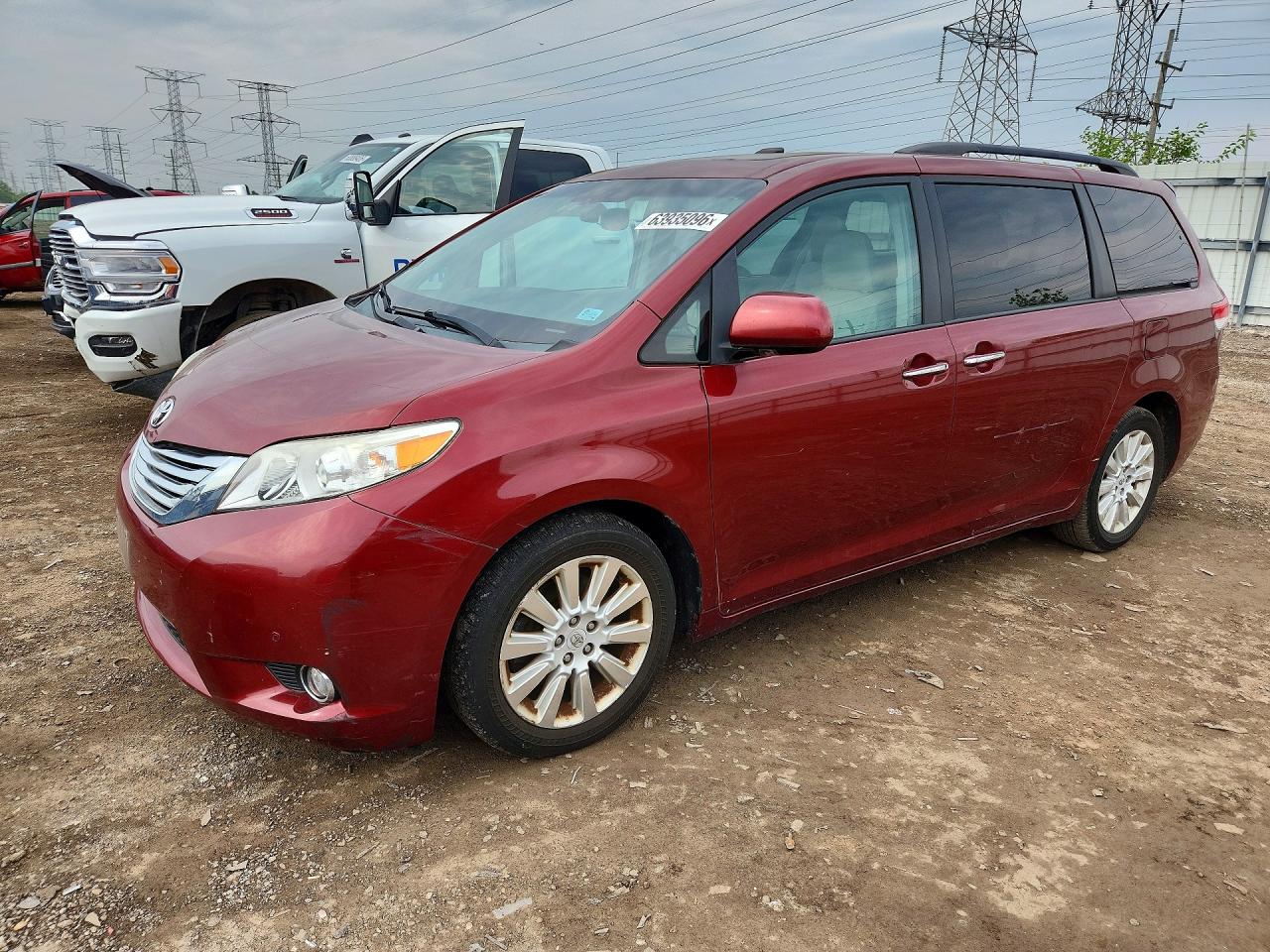 2012 Toyota Sienna Limited 7-passenger Red vin: 5TDDK3DC1CS035861