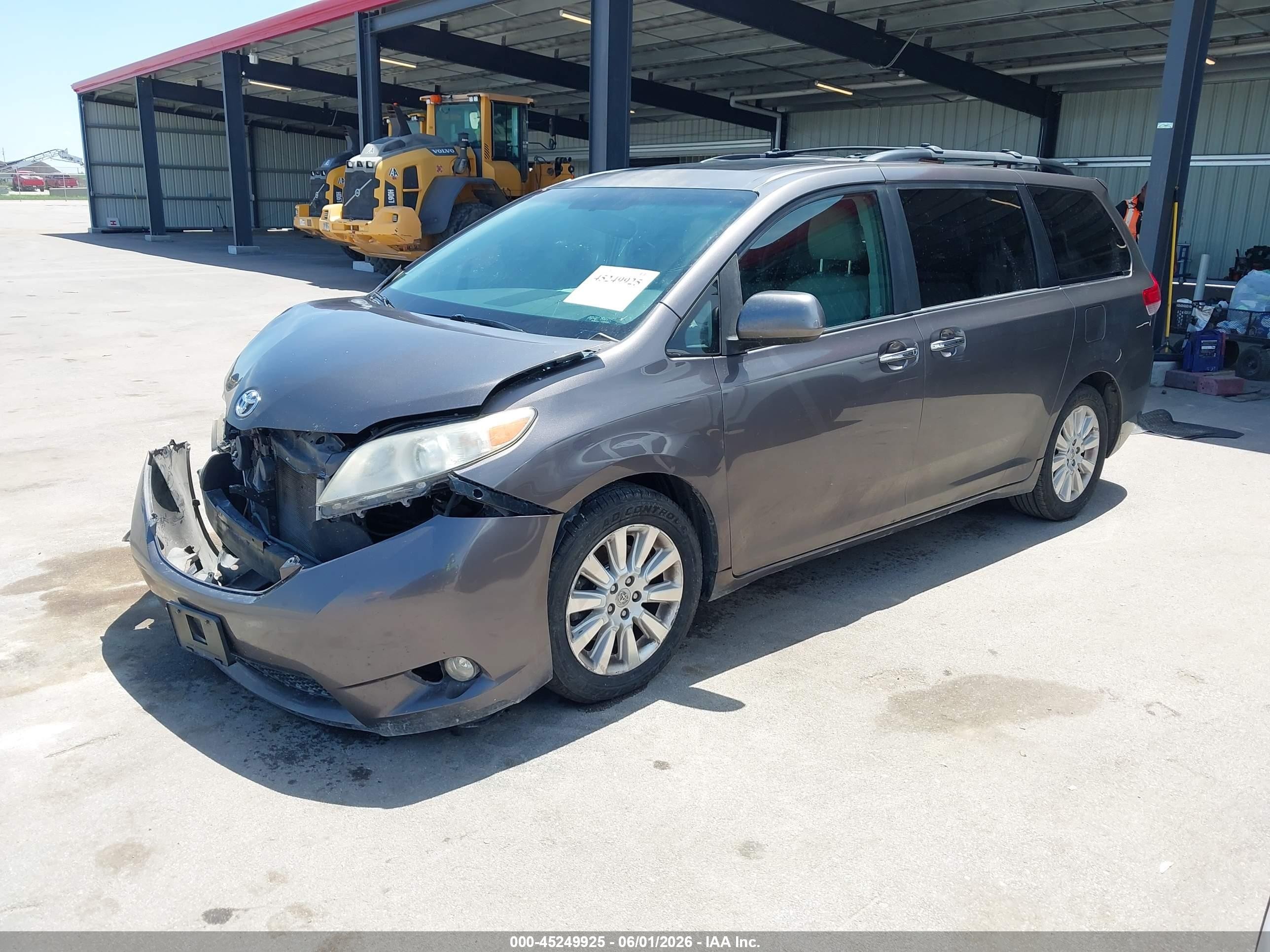 2012 Toyota Sienna Xle 7 Passenger Gray vin: 5TDDK3DC1CS037707