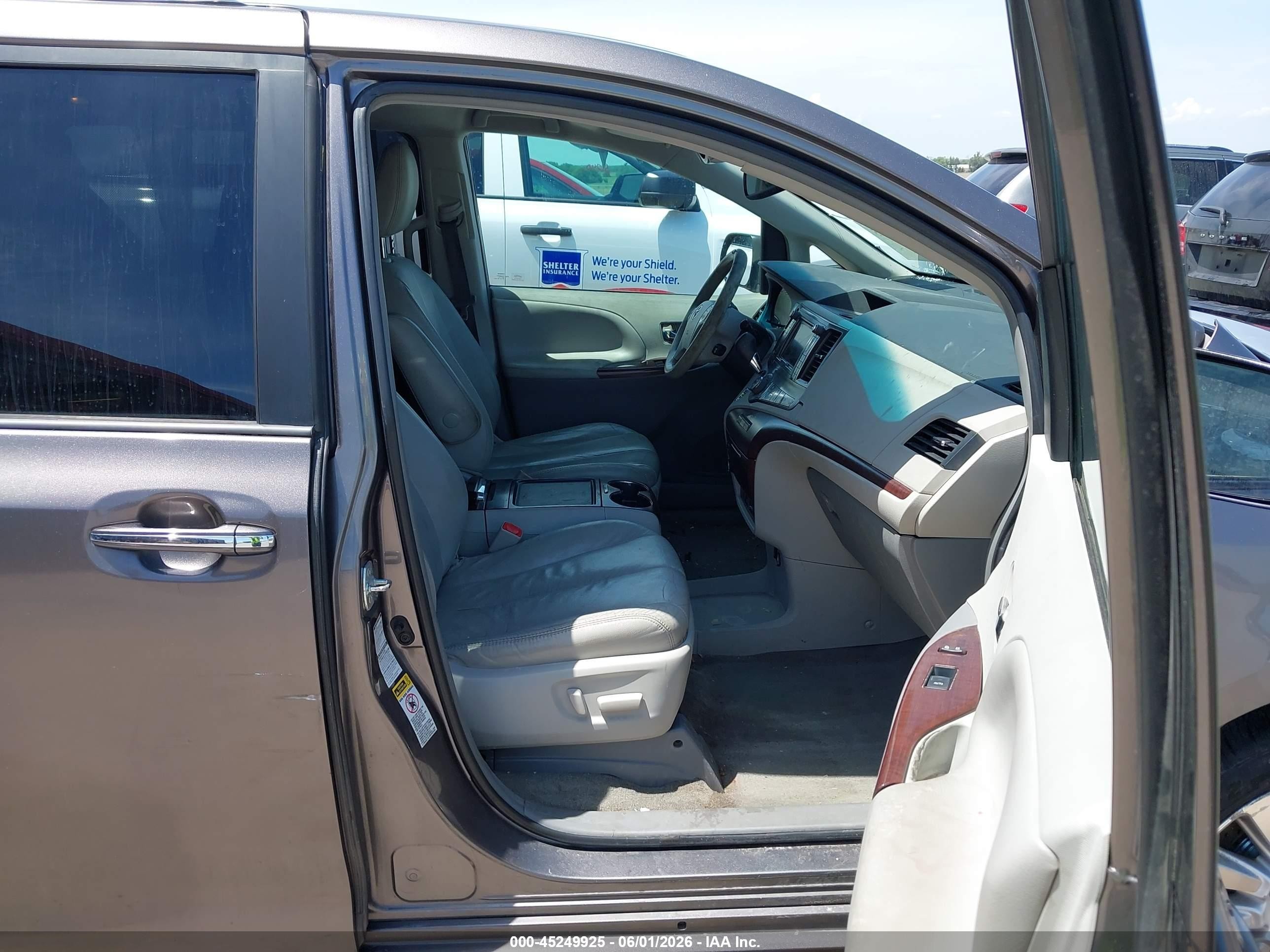 2012 Toyota Sienna Xle 7 Passenger Gray vin: 5TDDK3DC1CS037707