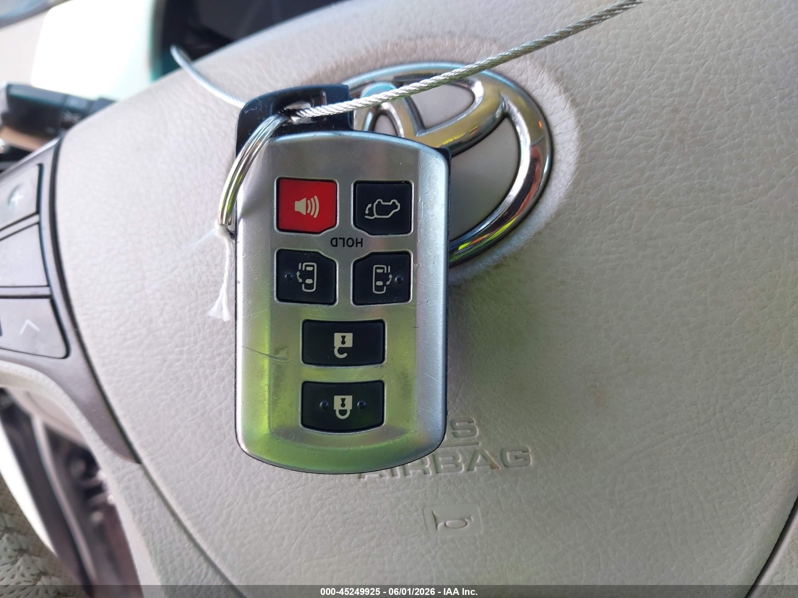 2012 Toyota Sienna Xle 7 Passenger Gray vin: 5TDDK3DC1CS037707