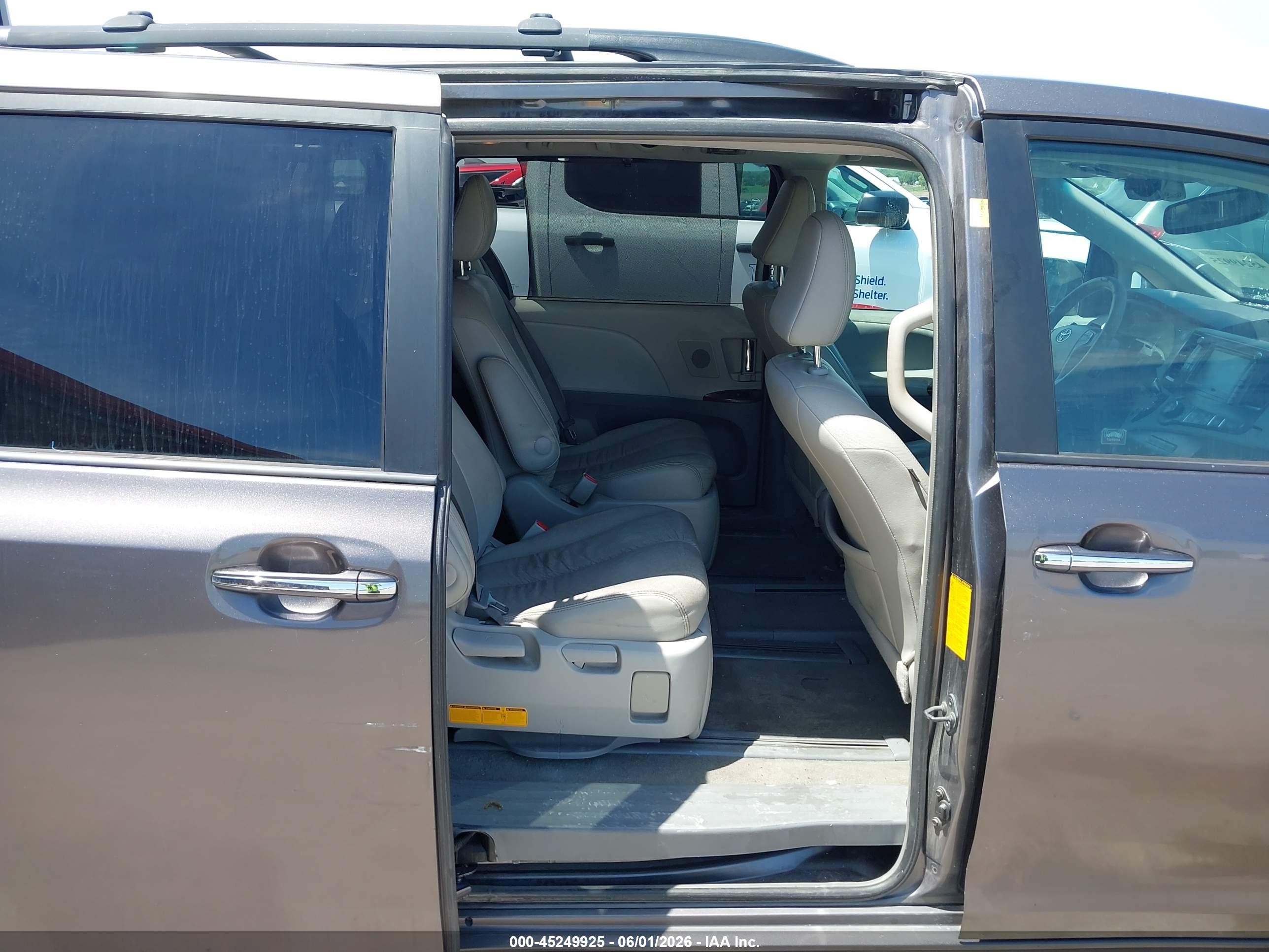 2012 Toyota Sienna Xle 7 Passenger Gray vin: 5TDDK3DC1CS037707