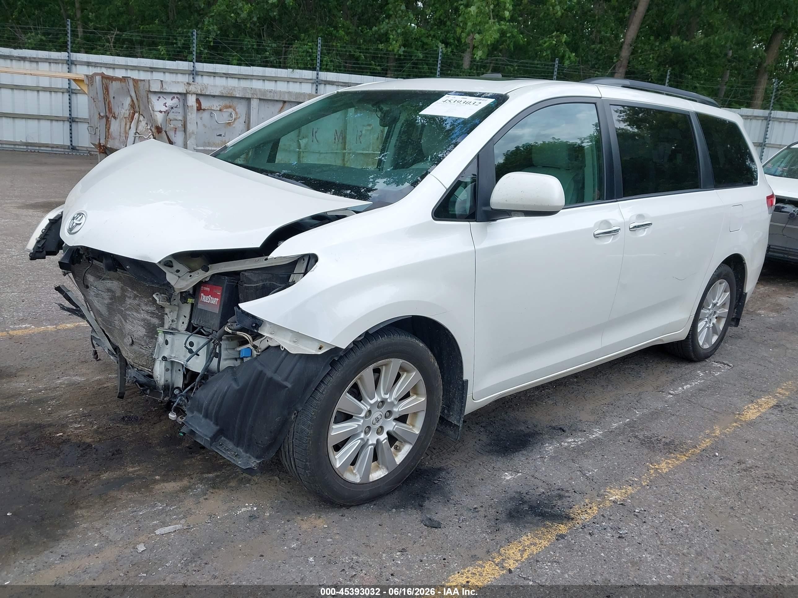 2012 Toyota Sienna Limited 7 Passenger White vin: 5TDDK3DC1CS047413