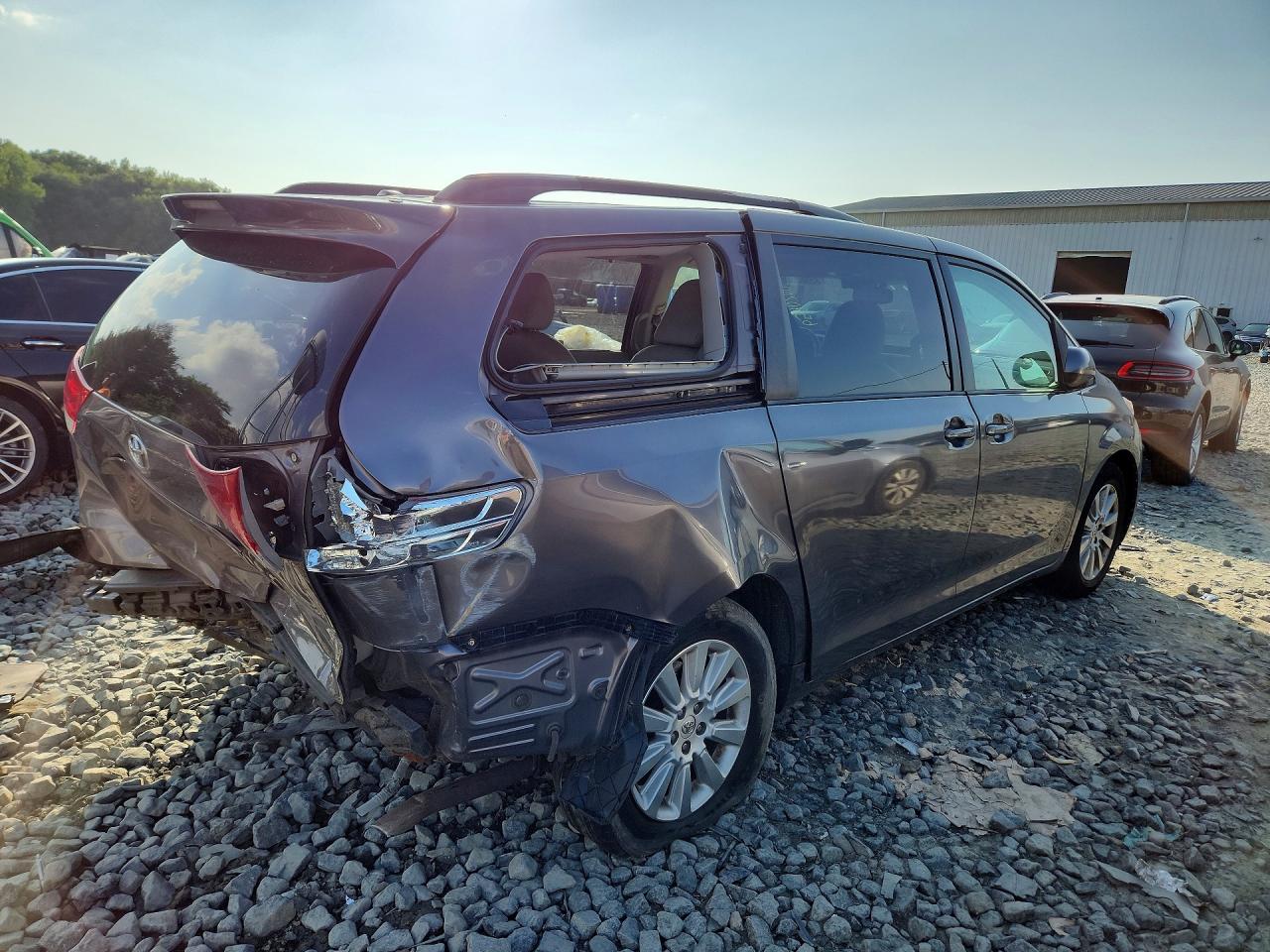 2013 Toyota Sienna Xle 7-passenger Серый vin: 5TDDK3DC1DS053150