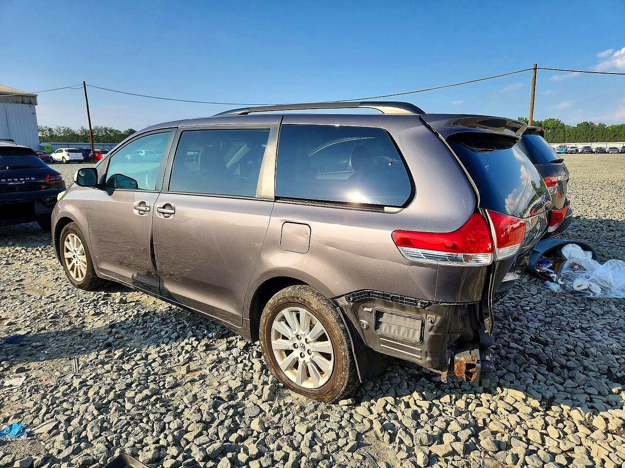 2013 Toyota Sienna Xle 7-passenger Серый vin: 5TDDK3DC1DS053150