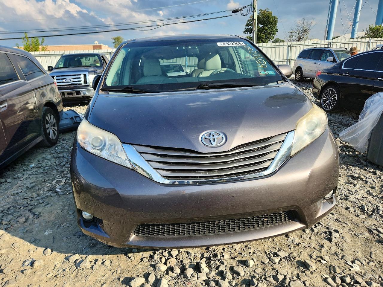 2013 Toyota Sienna Xle 7-passenger Серый vin: 5TDDK3DC1DS053150