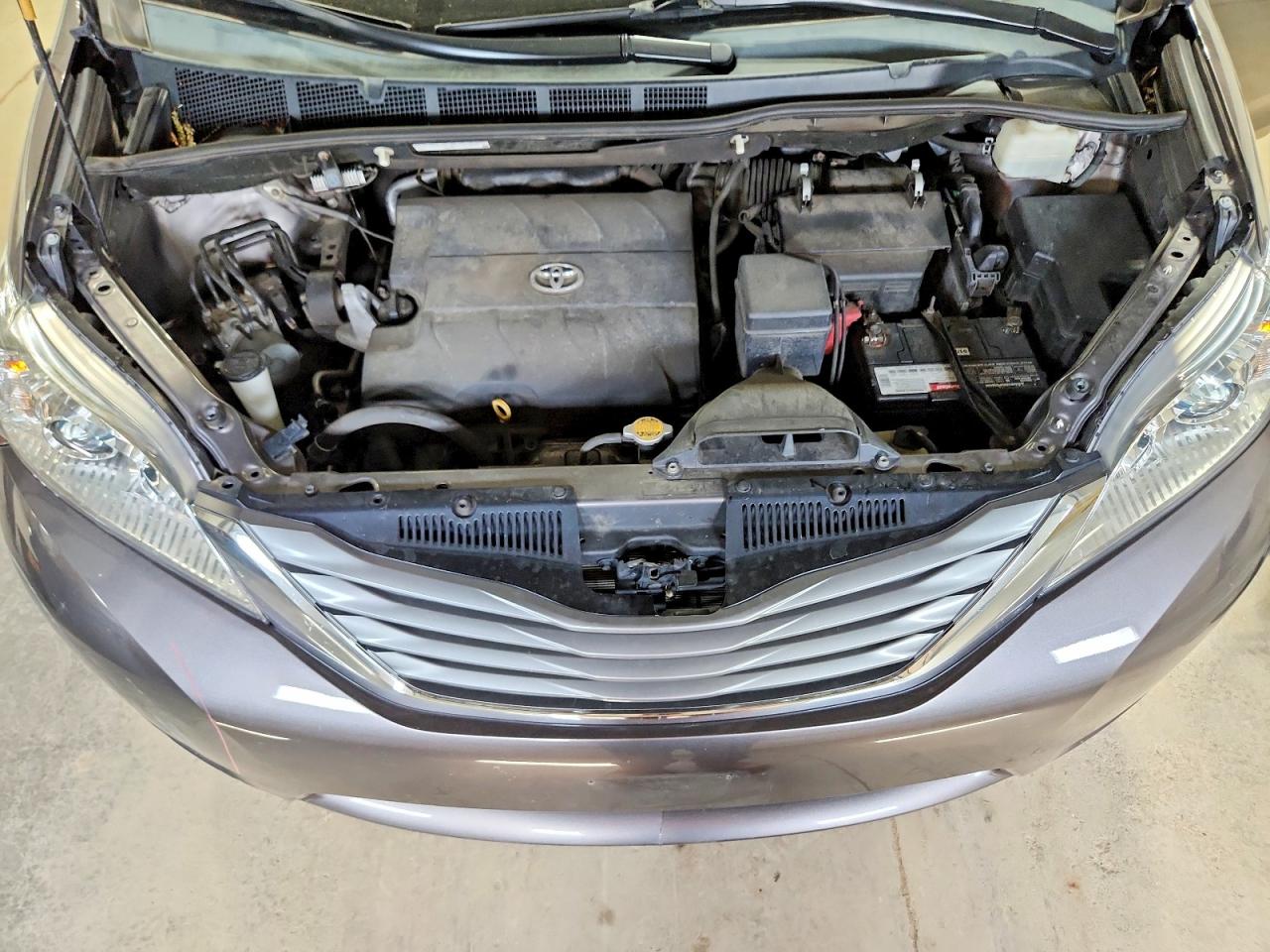 2013 Toyota Sienna Xle 7-passenger Серый vin: 5TDDK3DC1DS065475