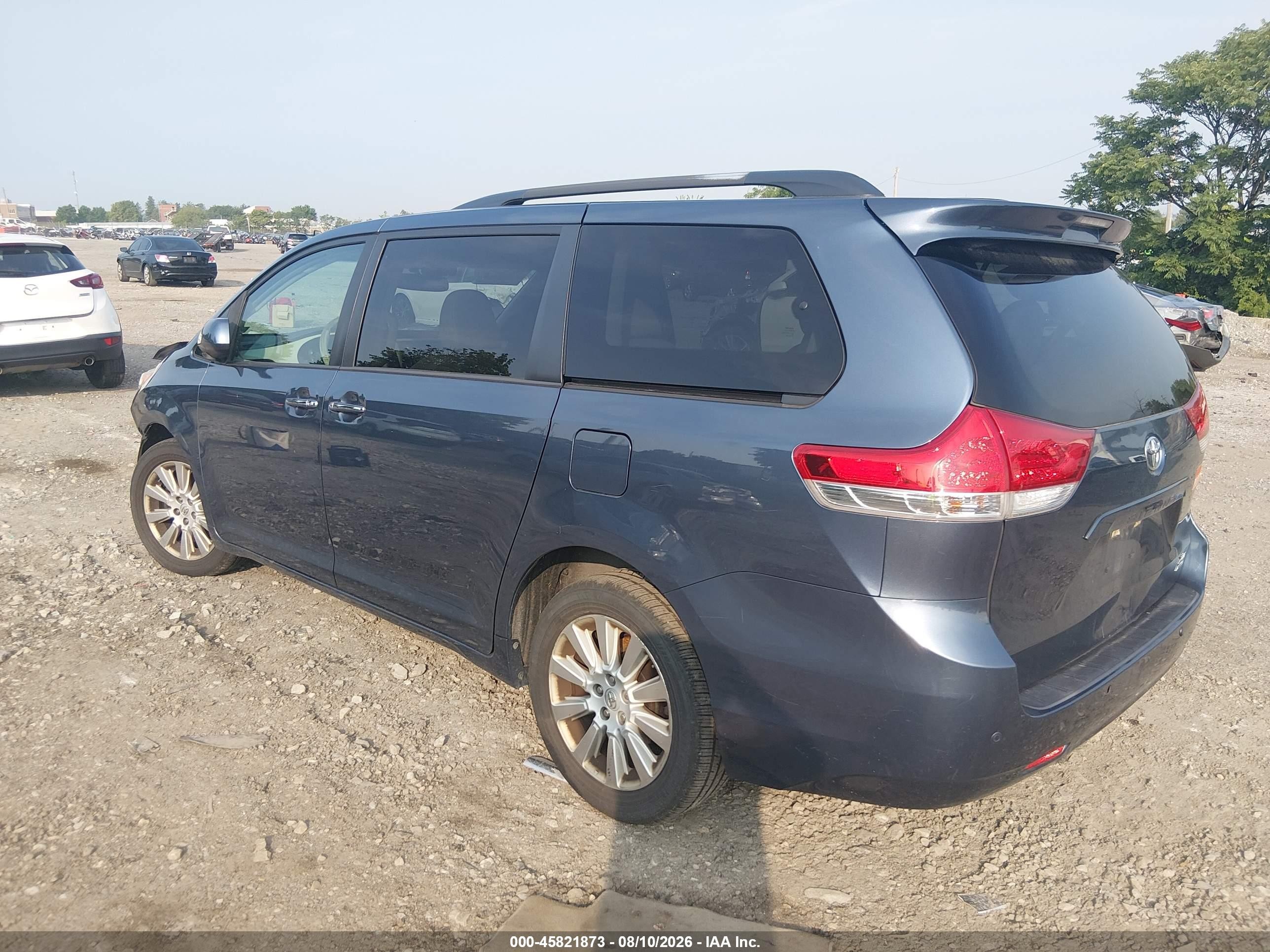 2013 Toyota Sienna Xle 7 Passenger Light Blue vin: 5TDDK3DC1DS065573