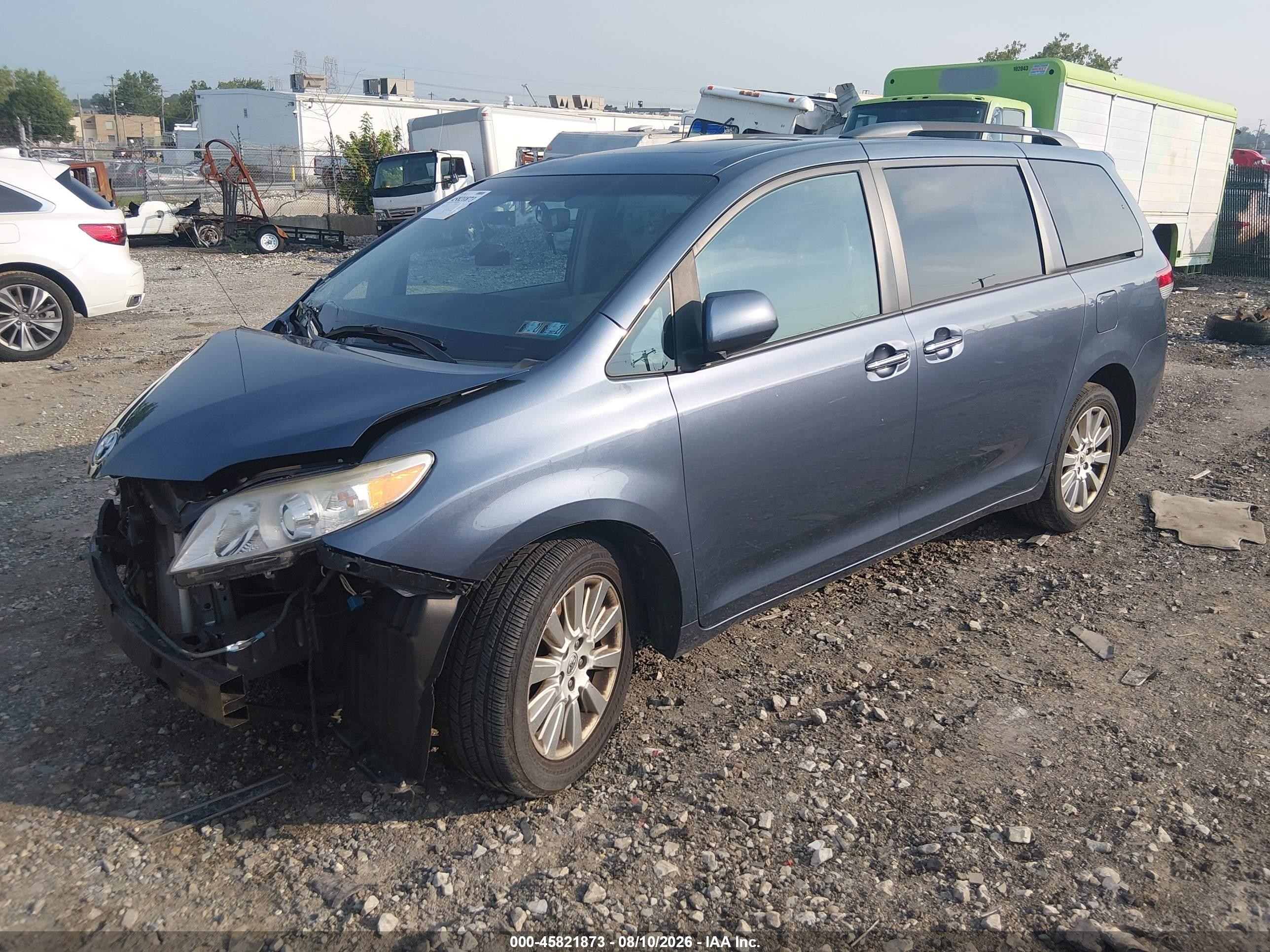 2013 Toyota Sienna Xle 7 Passenger Light Blue vin: 5TDDK3DC1DS065573