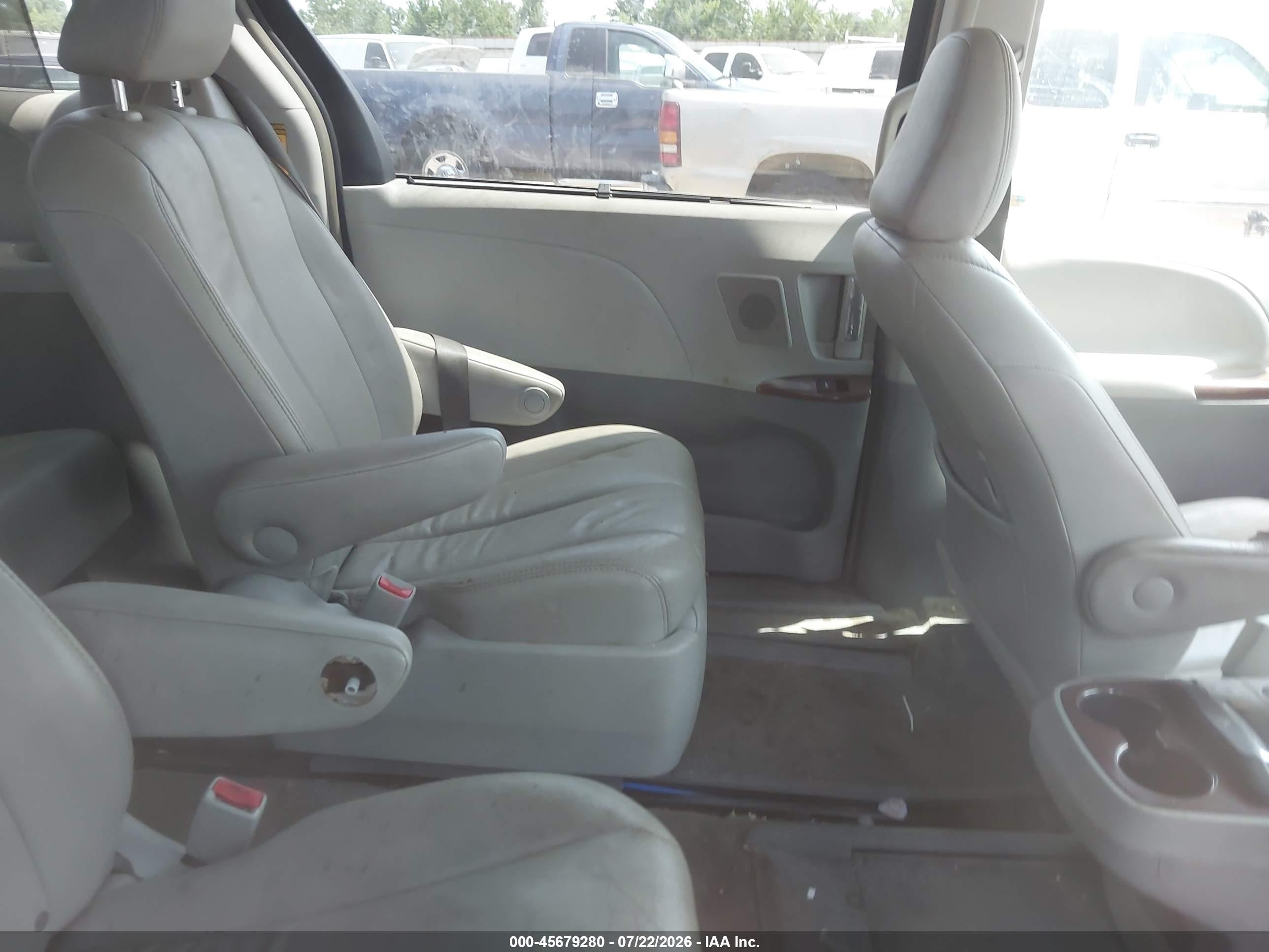 2013 Toyota Sienna Xle 7 Passenger Black vin: 5TDDK3DC1DS071406