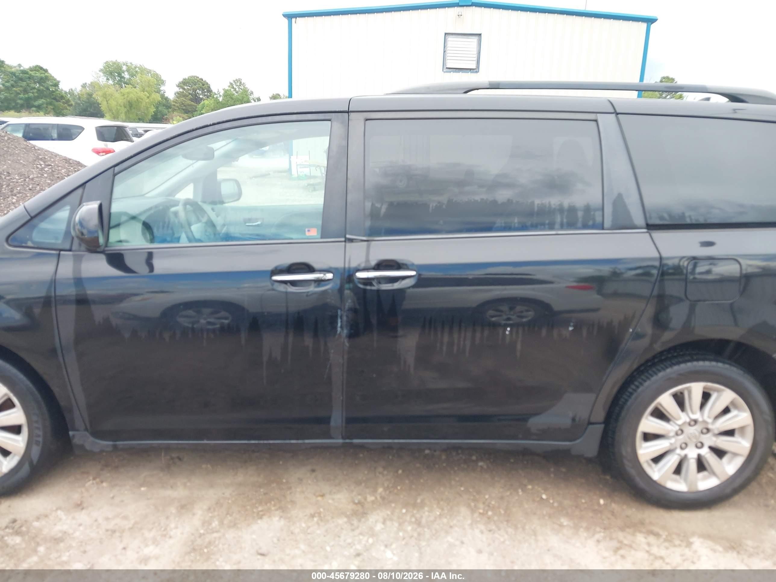 2013 Toyota Sienna Xle 7 Passenger Black vin: 5TDDK3DC1DS071406