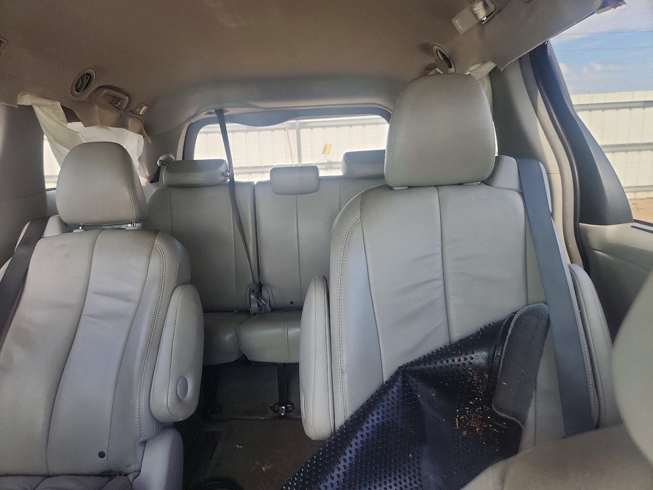 2014 Toyota Sienna Xle 7-passenger Burgundy vin: 5TDDK3DC1ES080625