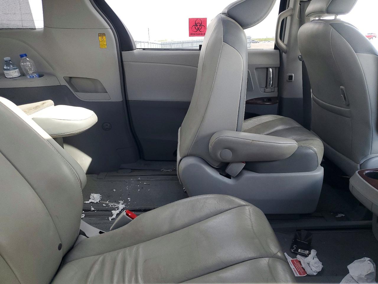2014 Toyota Sienna Xle 7-passenger Черный vin: 5TDDK3DC1ES088207