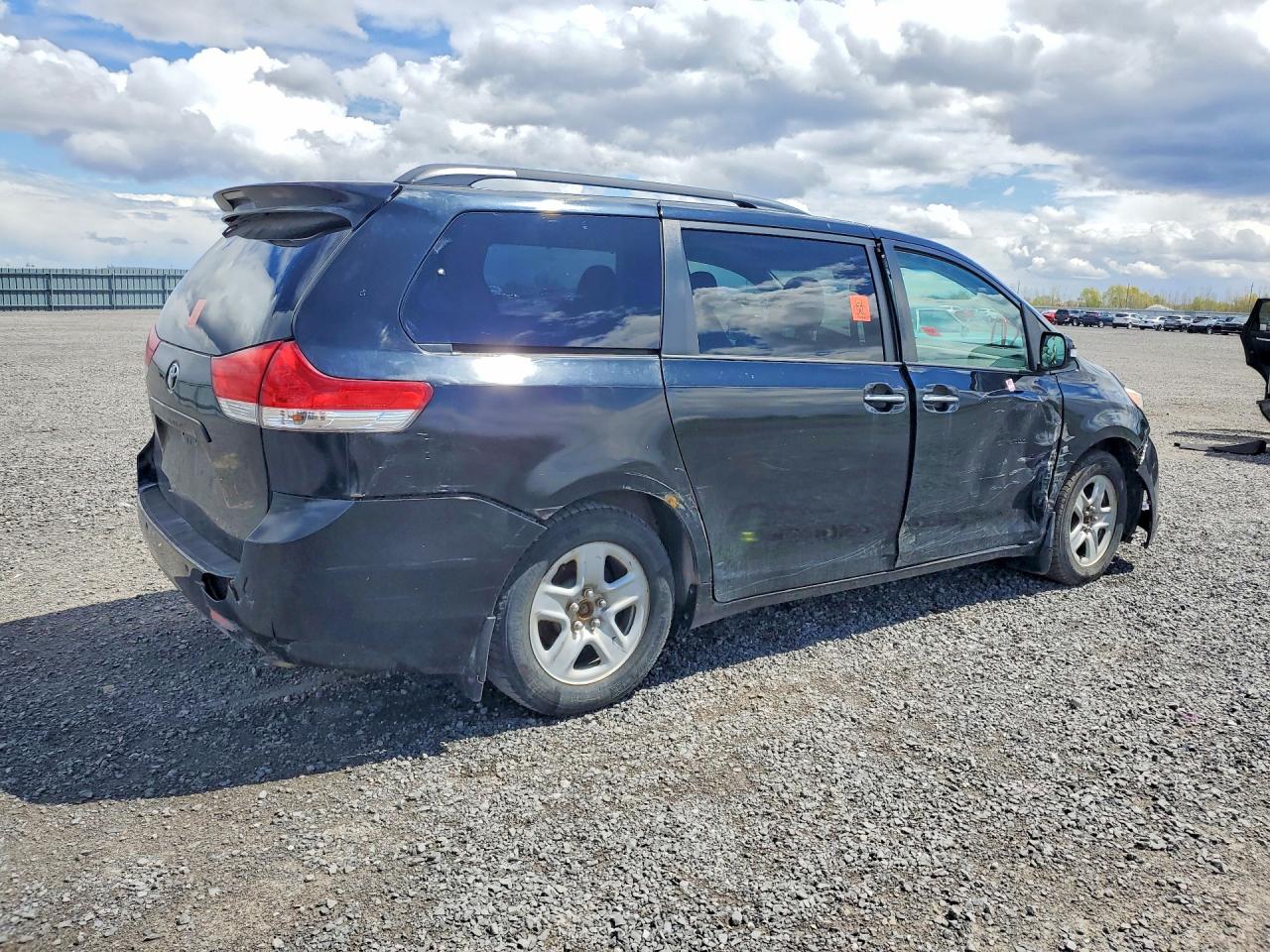 2014 Toyota Sienna Xle 7-passenger Черный vin: 5TDDK3DC1ES088207