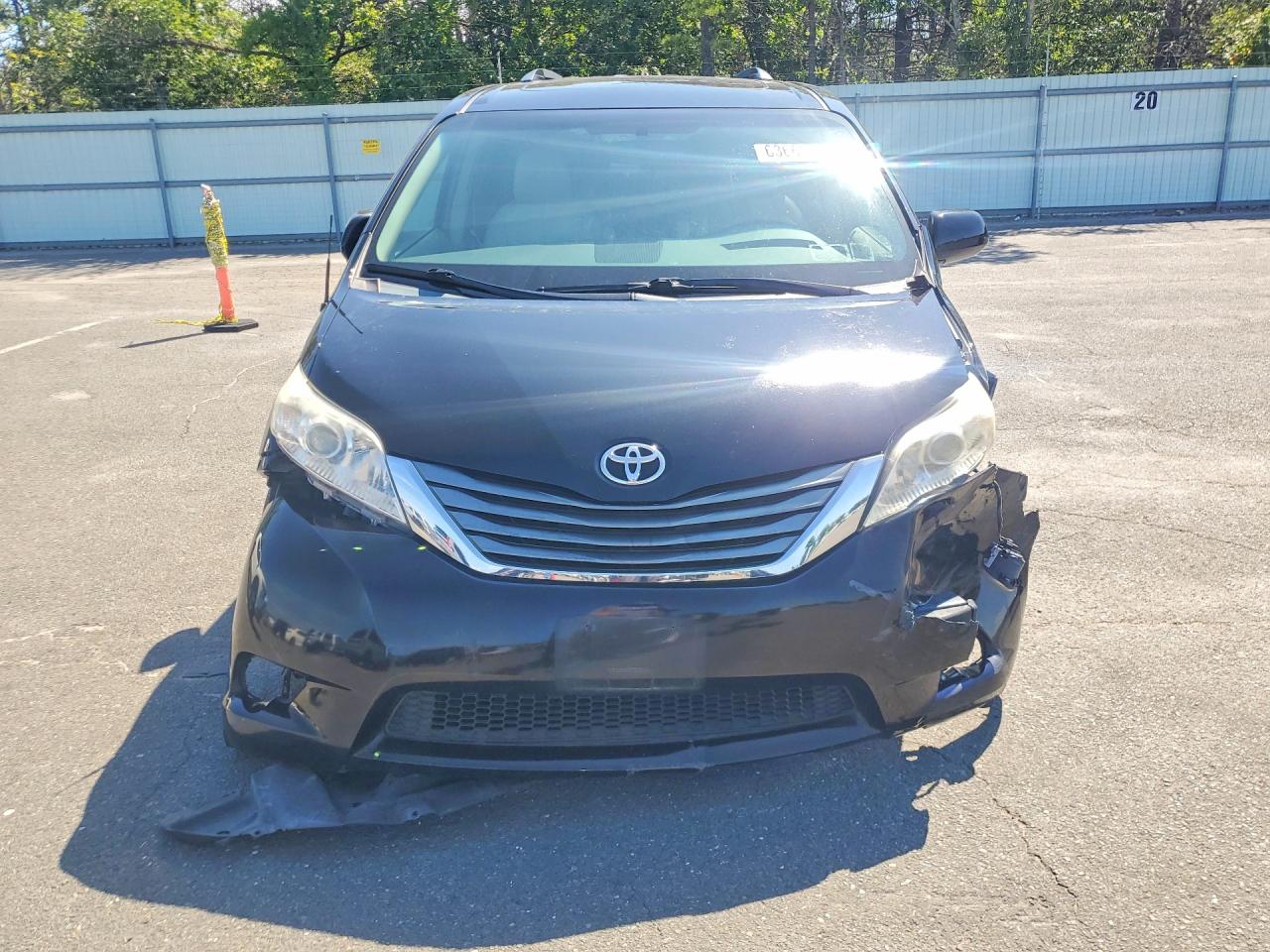 2014 Toyota Sienna Xle 7-passenger Black vin: 5TDDK3DC1ES091866