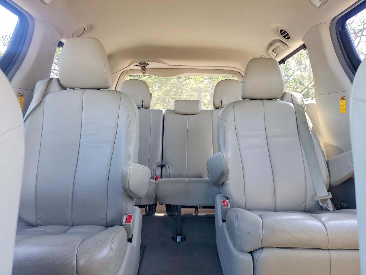 2014 Toyota Sienna Xle 7-passenger Black vin: 5TDDK3DC1ES091866