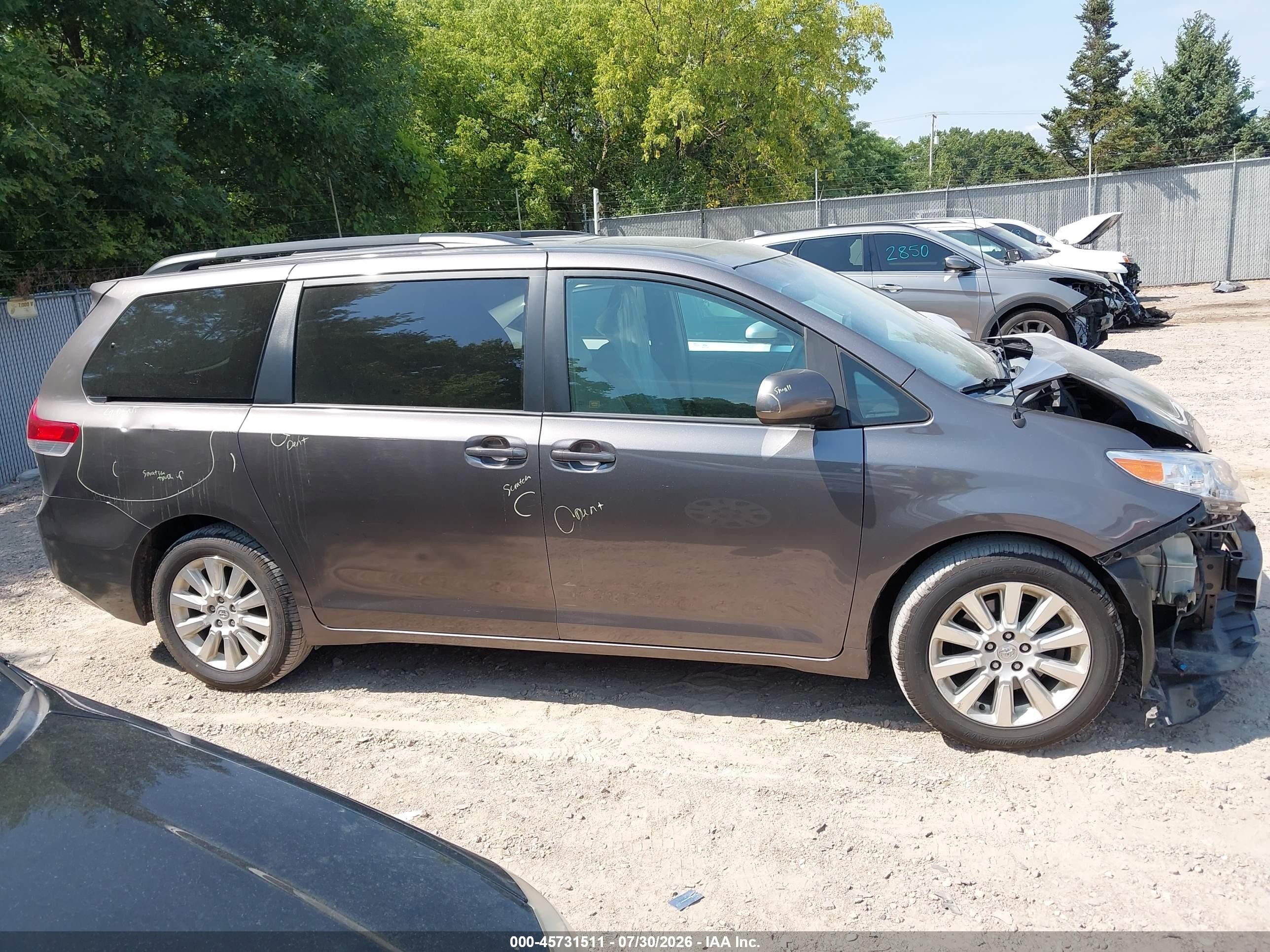 2014 Toyota Sienna Xle 7 Passenger Gray vin: 5TDDK3DC1ES092824