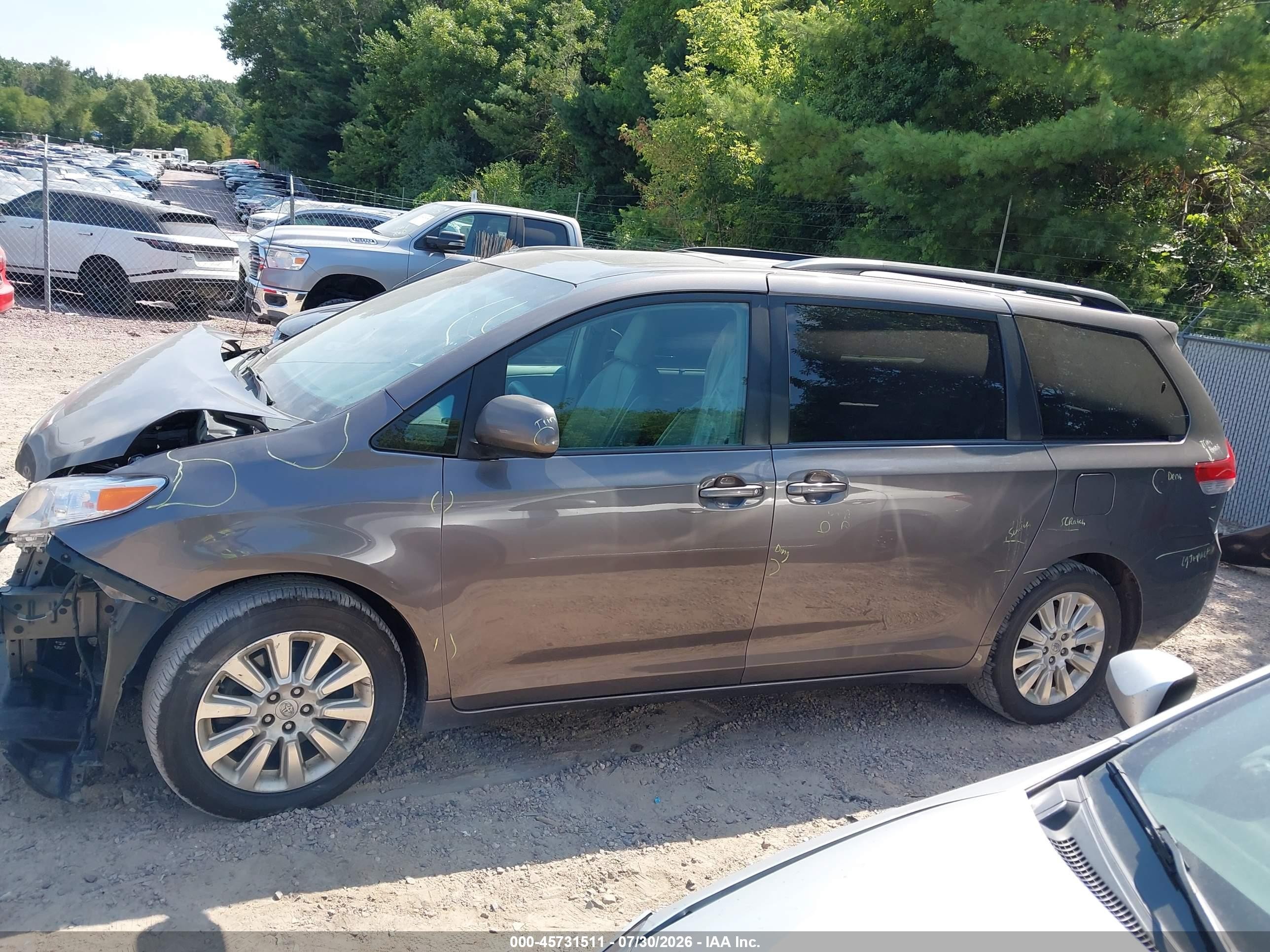 2014 Toyota Sienna Xle 7 Passenger Gray vin: 5TDDK3DC1ES092824