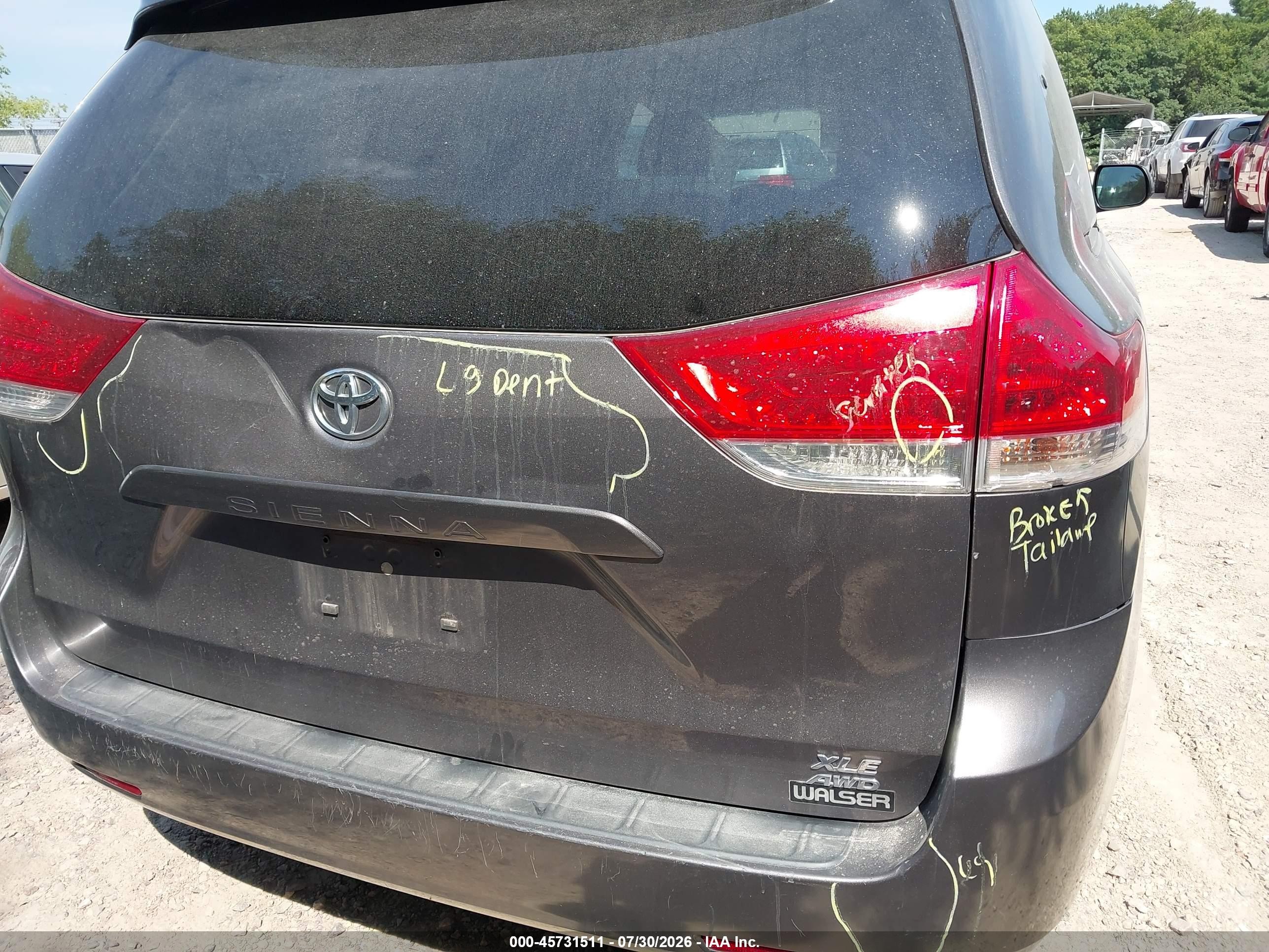 2014 Toyota Sienna Xle 7 Passenger Gray vin: 5TDDK3DC1ES092824