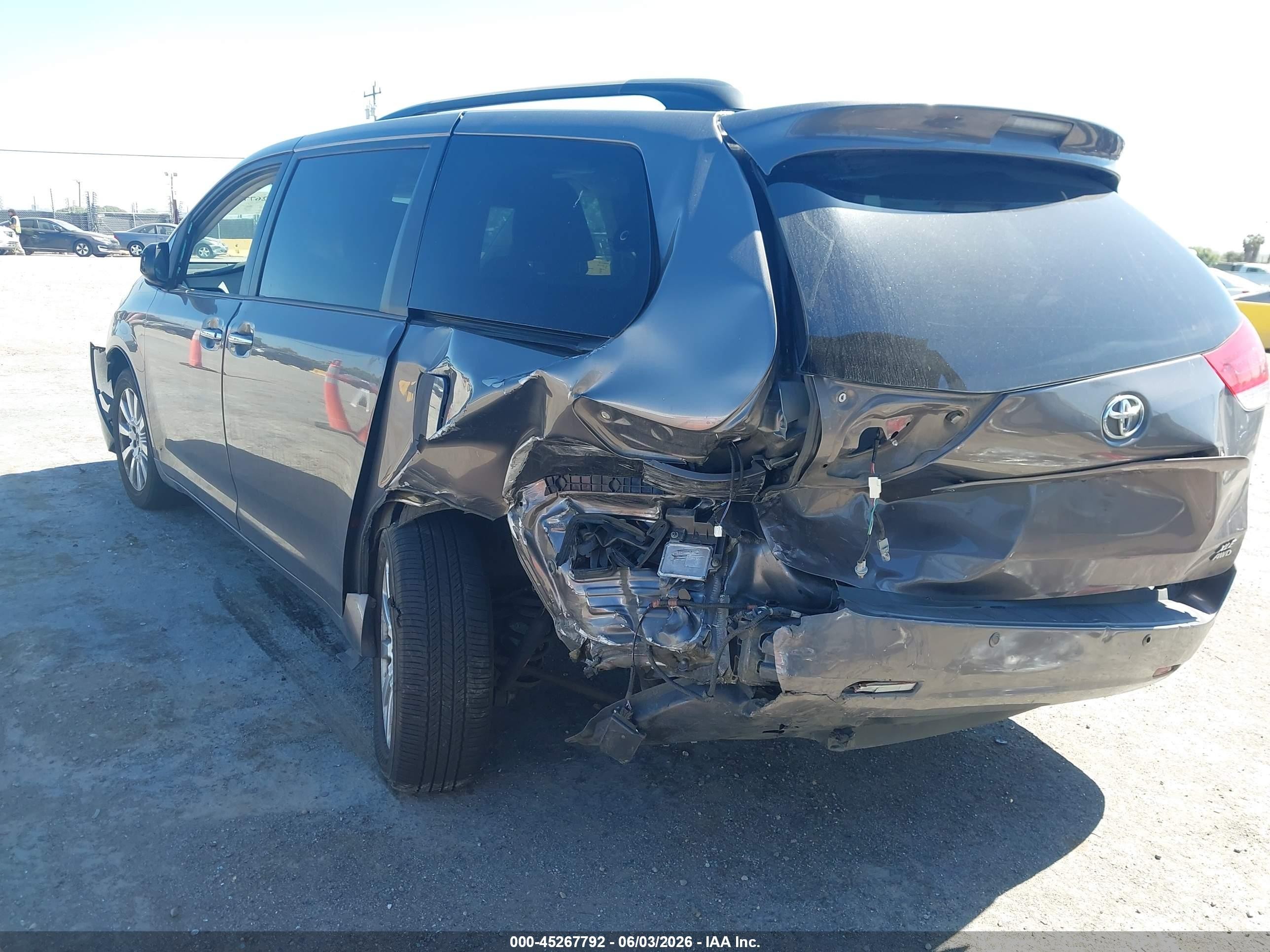 2014 Toyota Sienna Xle 7 Passenger Gray vin: 5TDDK3DC1ES093228