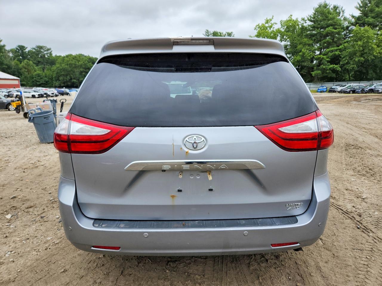 2015 Toyota Sienna Limited Premium 7-passenger Silver vin: 5TDDK3DC1FS095191