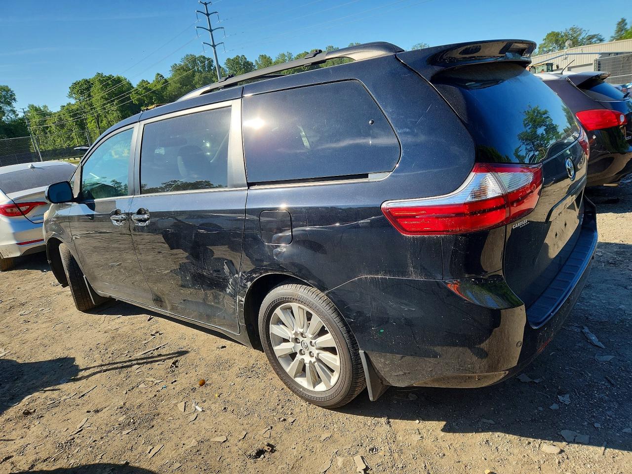 2015 Toyota Sienna Xle Premium 7-passenger Black vin: 5TDDK3DC1FS098754