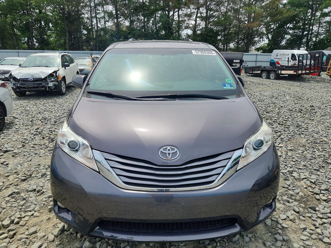 2015 Toyota Sienna Xle 7-passenger Gray vin: 5TDDK3DC1FS112278
