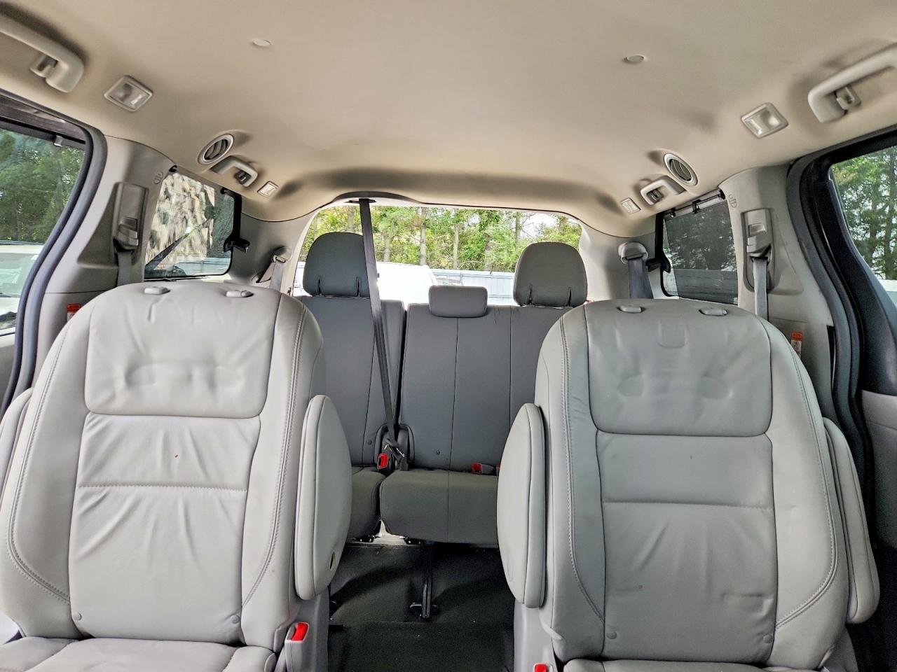 2015 Toyota Sienna Xle 7-passenger Gray vin: 5TDDK3DC1FS112278