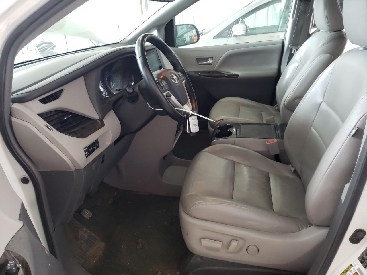 2015 Toyota Sienna Xle White vin: 5TDDK3DC1FS118758