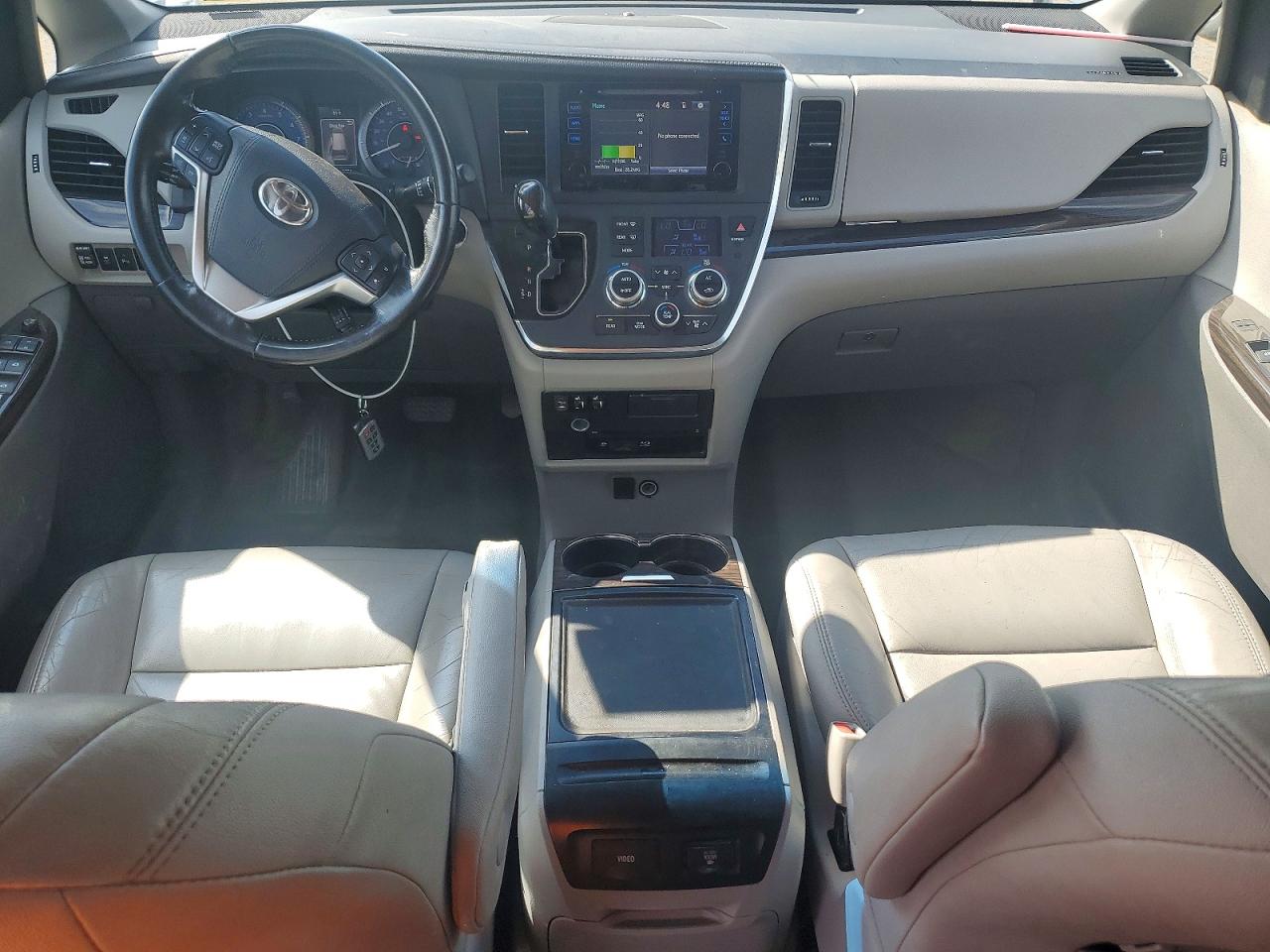 2015 Toyota Sienna Xle Premium 7-passenger White vin: 5TDDK3DC1FS127458