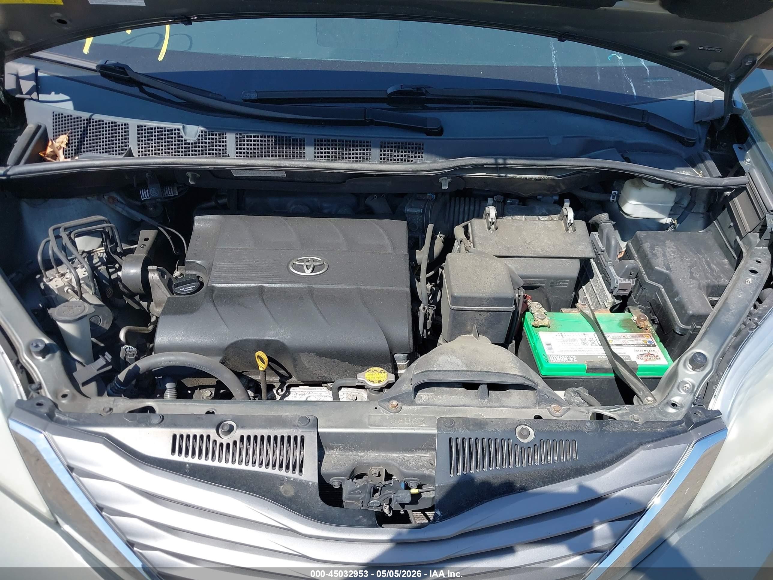 2011 Toyota Sienna Xle Gray vin: 5TDDK3DC2BS004147