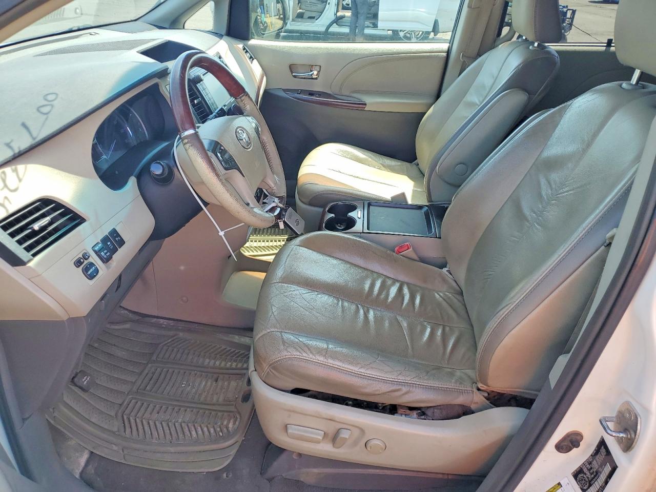 2011 Toyota Sienna Xle 7-passenger Белый vin: 5TDDK3DC2BS007324