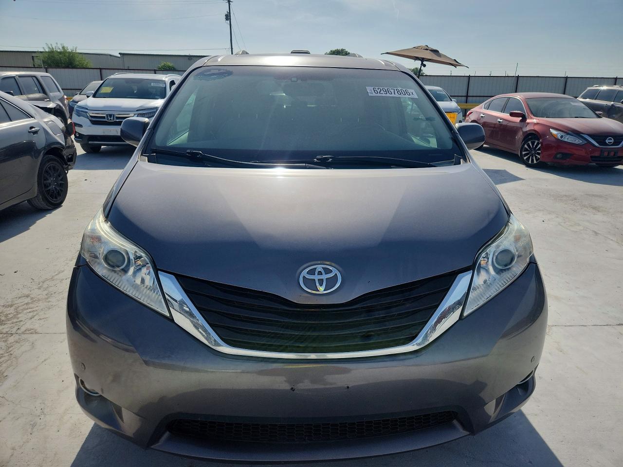 2011 Toyota Sienna Limited 7-passenger Gray vin: 5TDDK3DC2BS007856