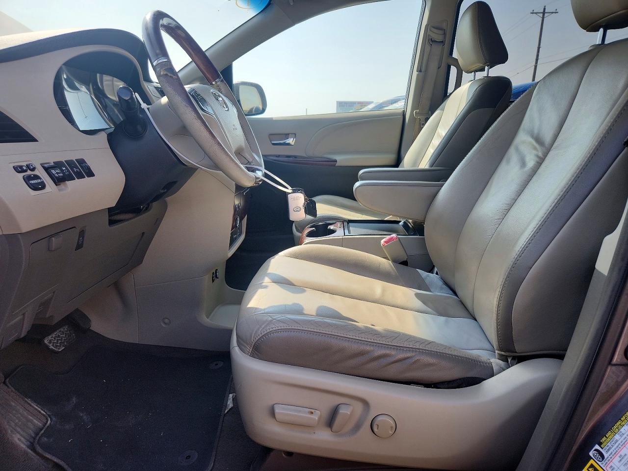 2011 Toyota Sienna Limited 7-passenger Gray vin: 5TDDK3DC2BS007856