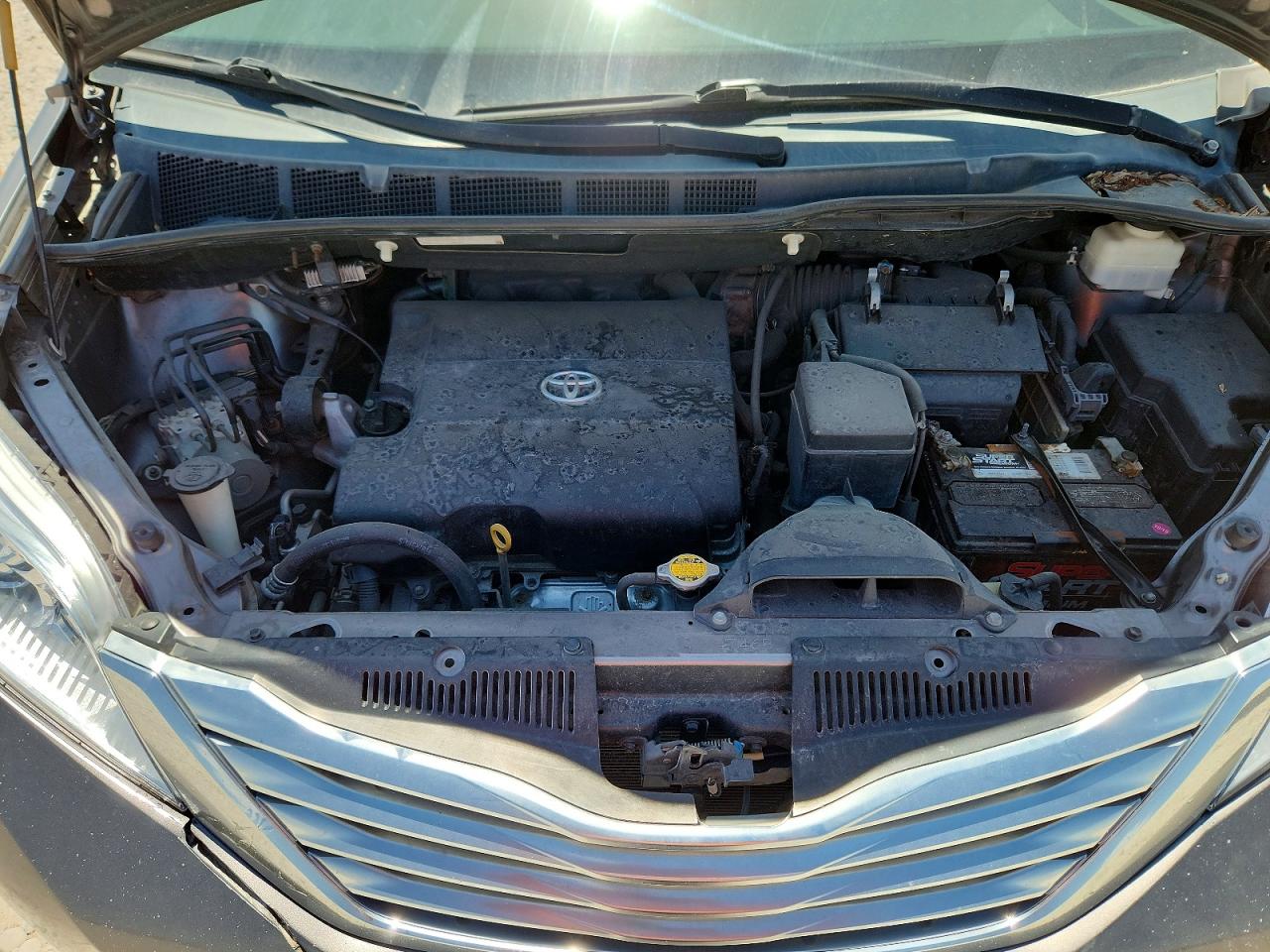 2011 Toyota Sienna Limited 7-passenger Gray vin: 5TDDK3DC2BS010367