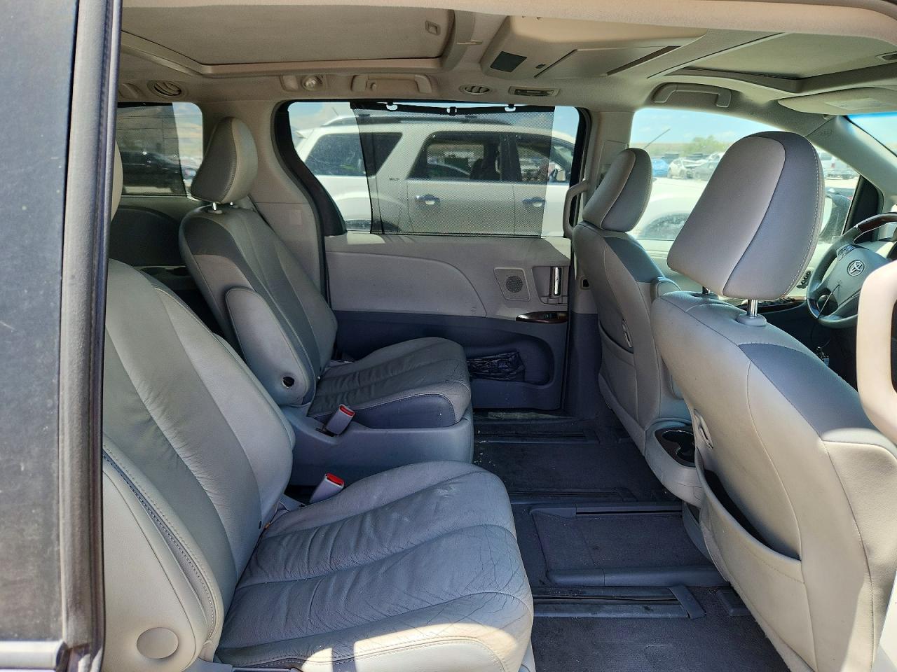 2011 Toyota Sienna Limited 7-passenger Gray vin: 5TDDK3DC2BS010367